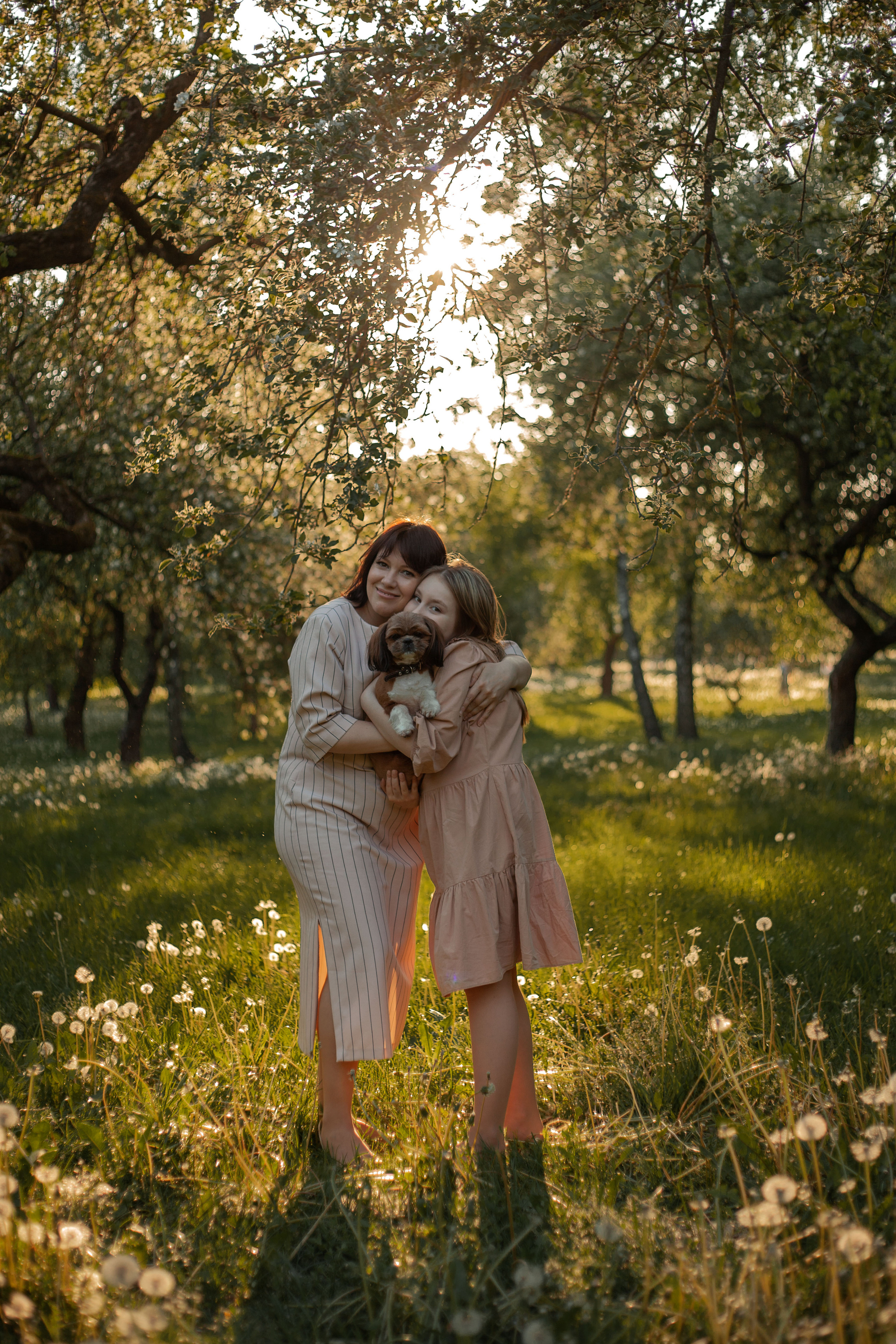Мама и взрослая дочь. Фотограф видеограф Ольга Василевская