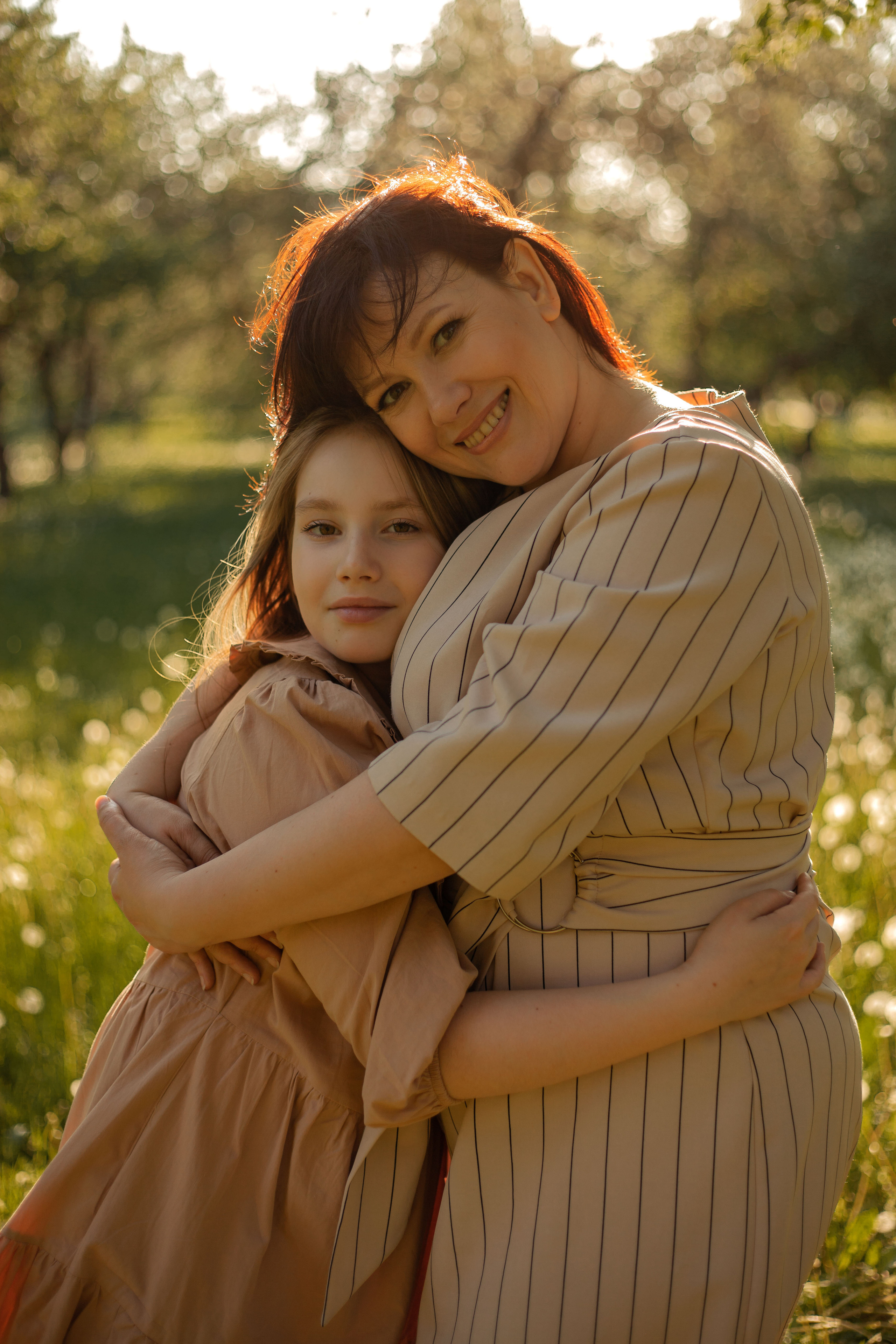 Мама и взрослая дочь. Фотограф видеограф Ольга Василевская