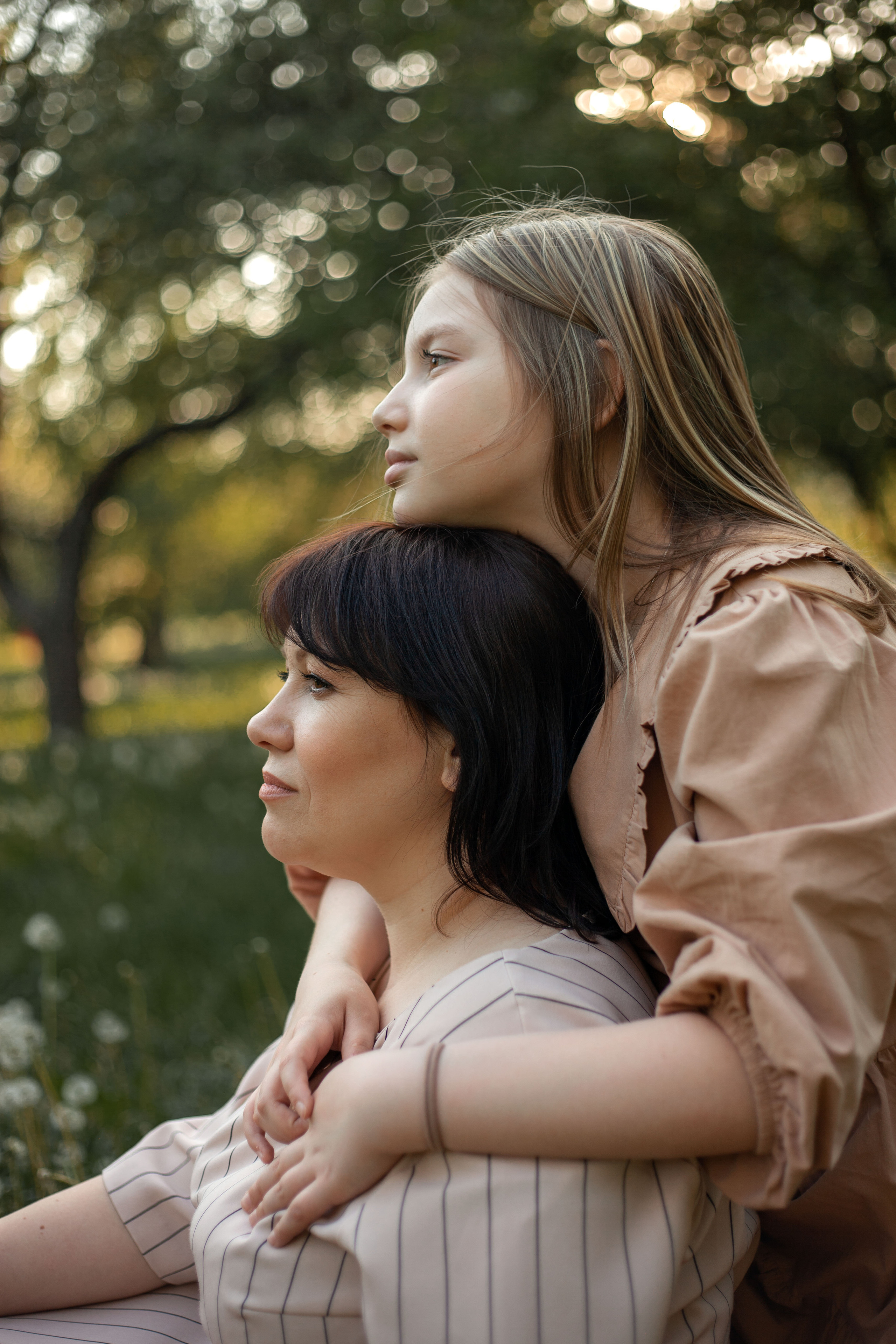 Мама и взрослая дочь. Фотограф видеограф Ольга Василевская