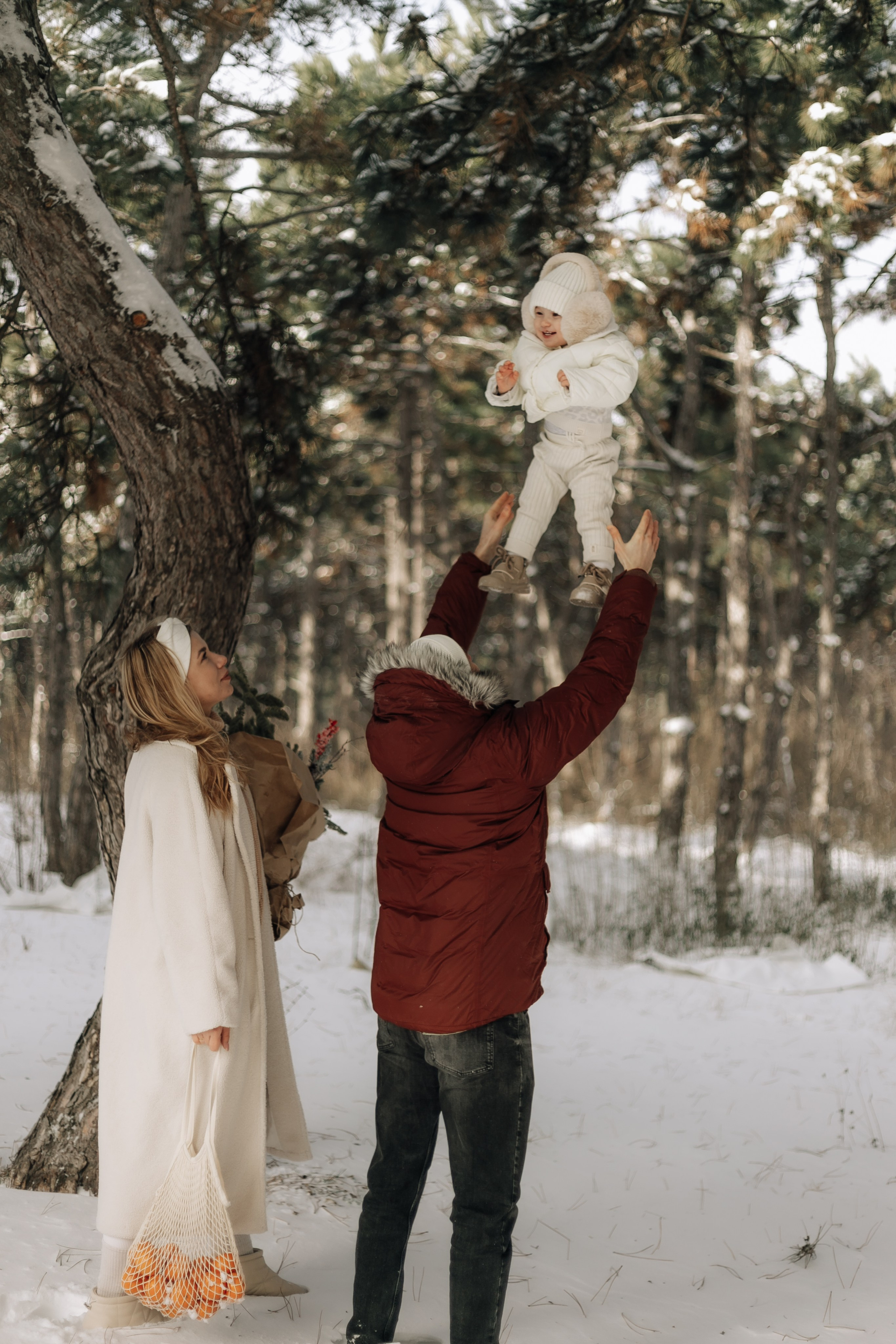 Евгений, Александра и Василиса в лесу. Фотограф в Крыму | Виктория Нотевская