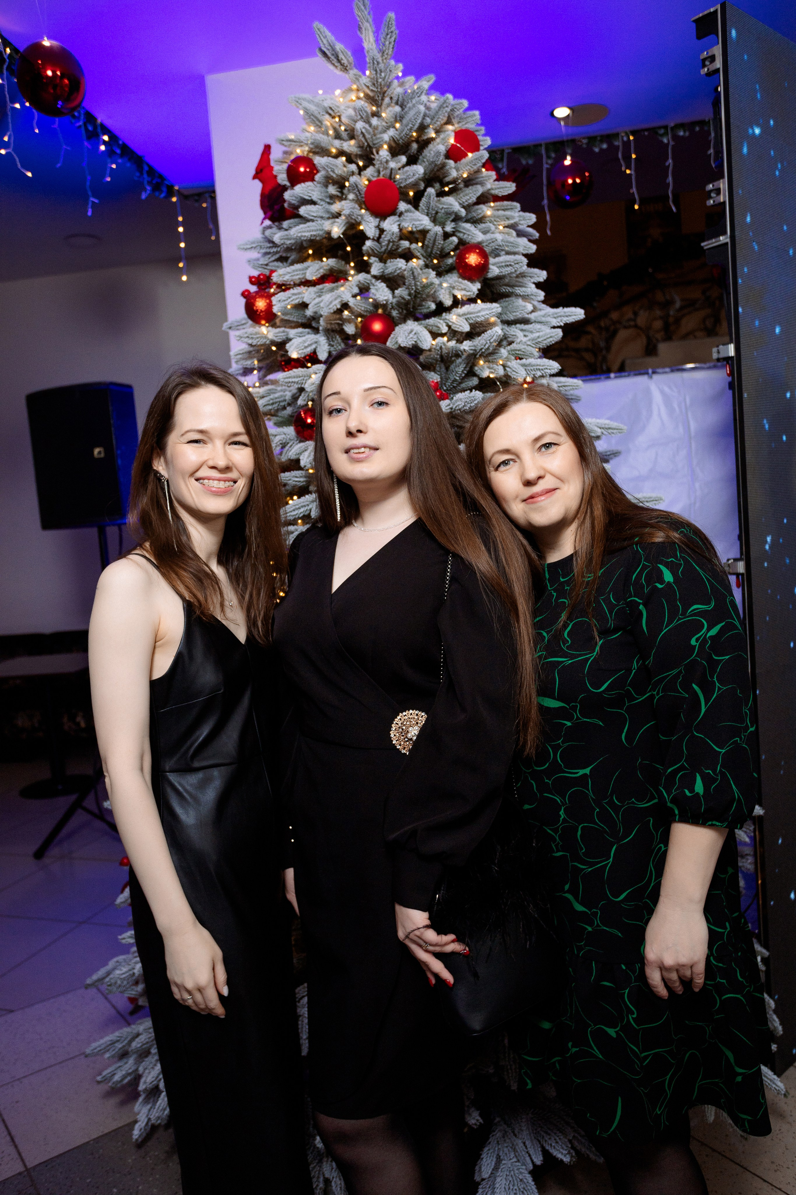 РЕПОРТАЖ: НОВЫЙ ГОД В ДК МЕТАЛЛУРГ. Профессиональный фотограф в Ижевске Леша Петров