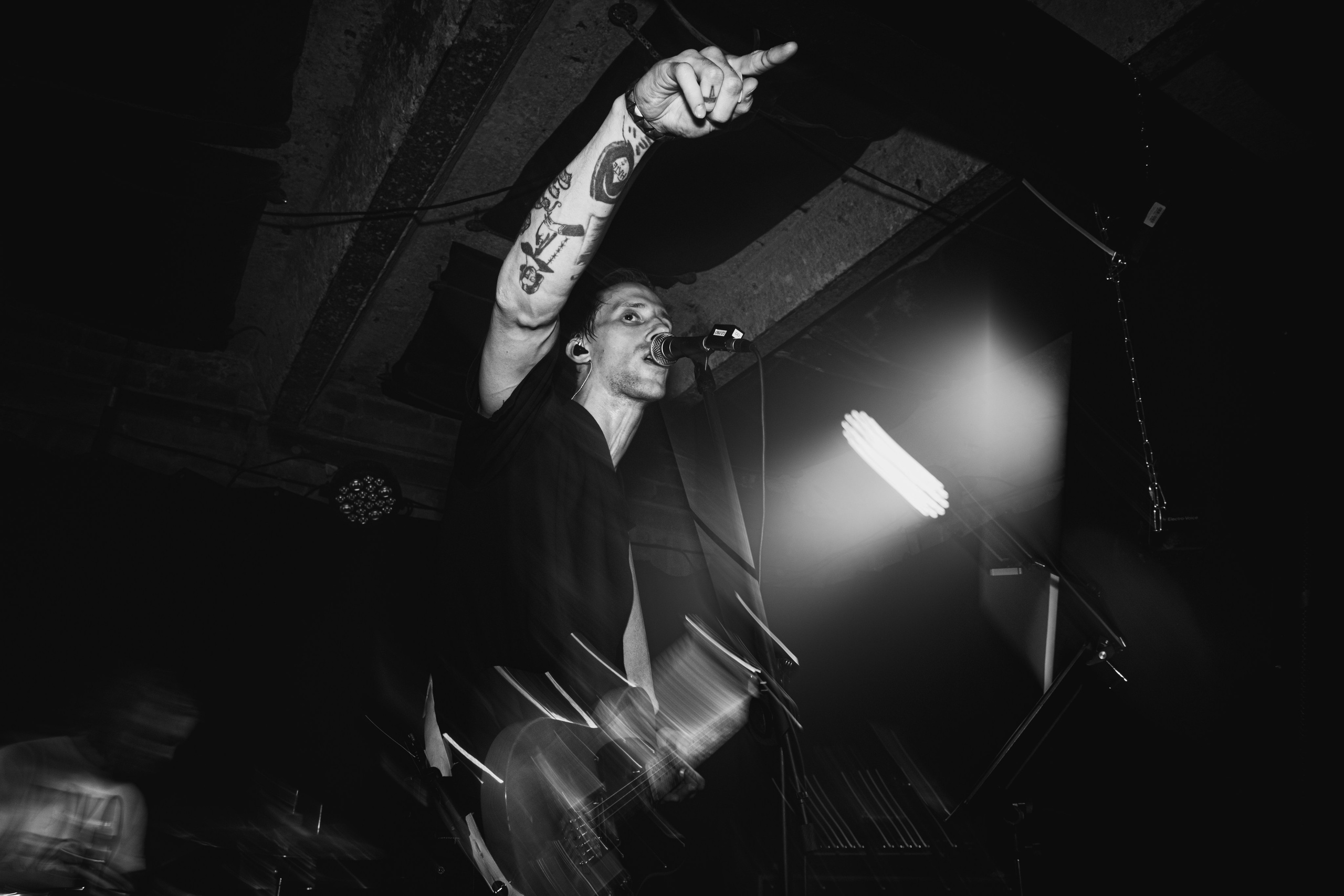 Laugar & Шумы Штормовых Широт & Пожары На Дальнем Севере 11.10.2025. Репортажный фотограф в Москве Legiodot