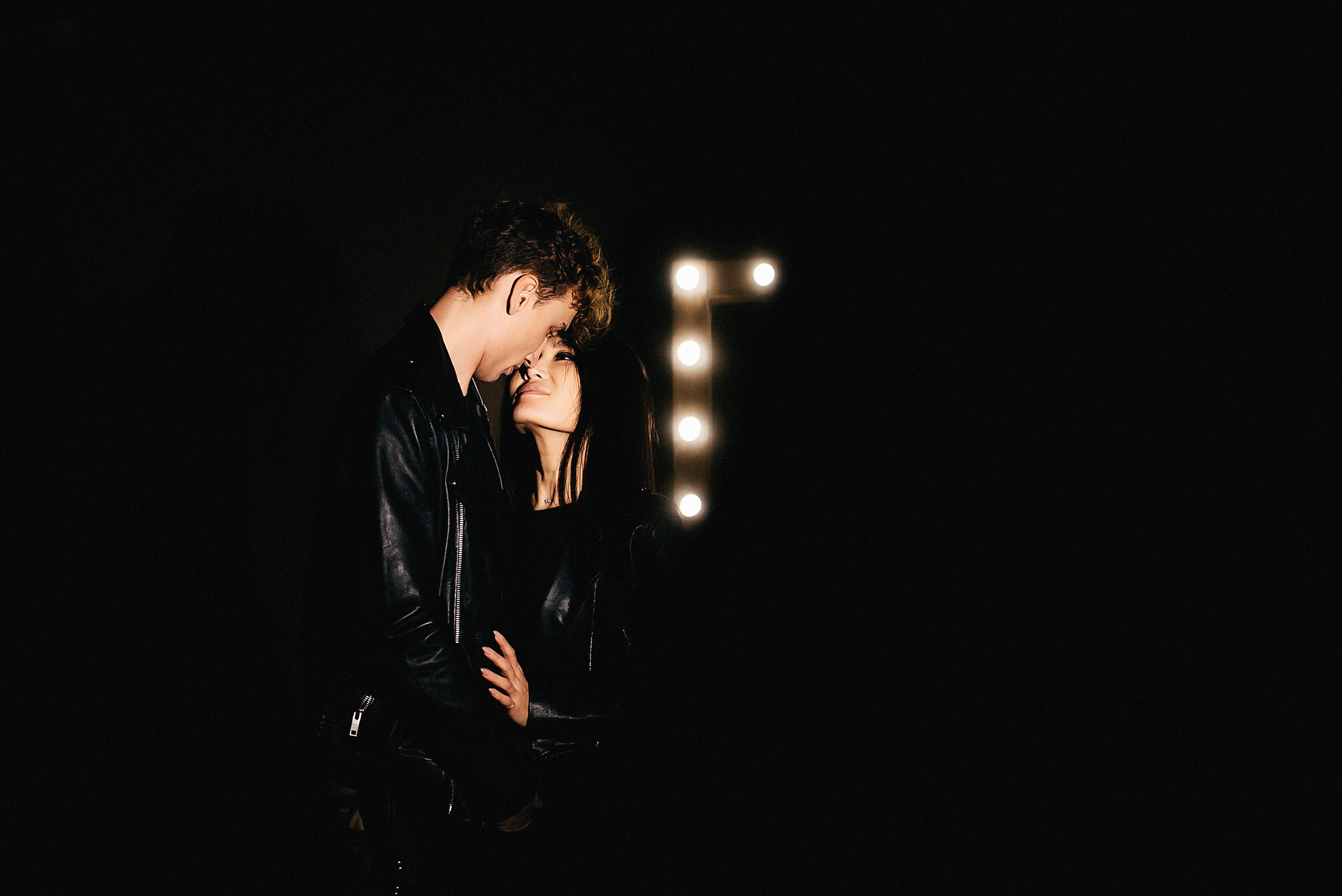 Love story «В черном». Свадебный и семейный фотограф в Краснодаре