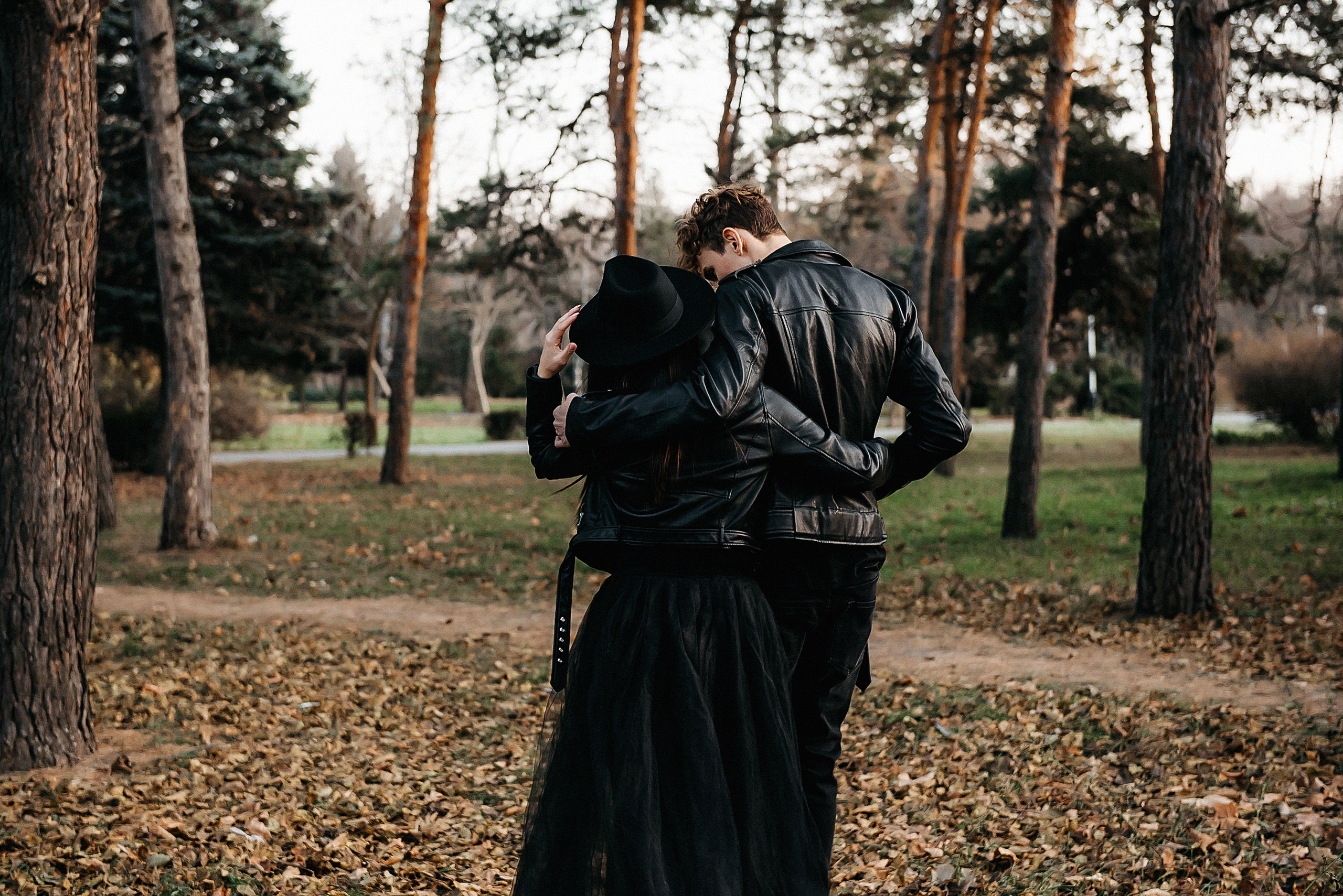 Love story «В черном». Свадебный и семейный фотограф в Краснодаре