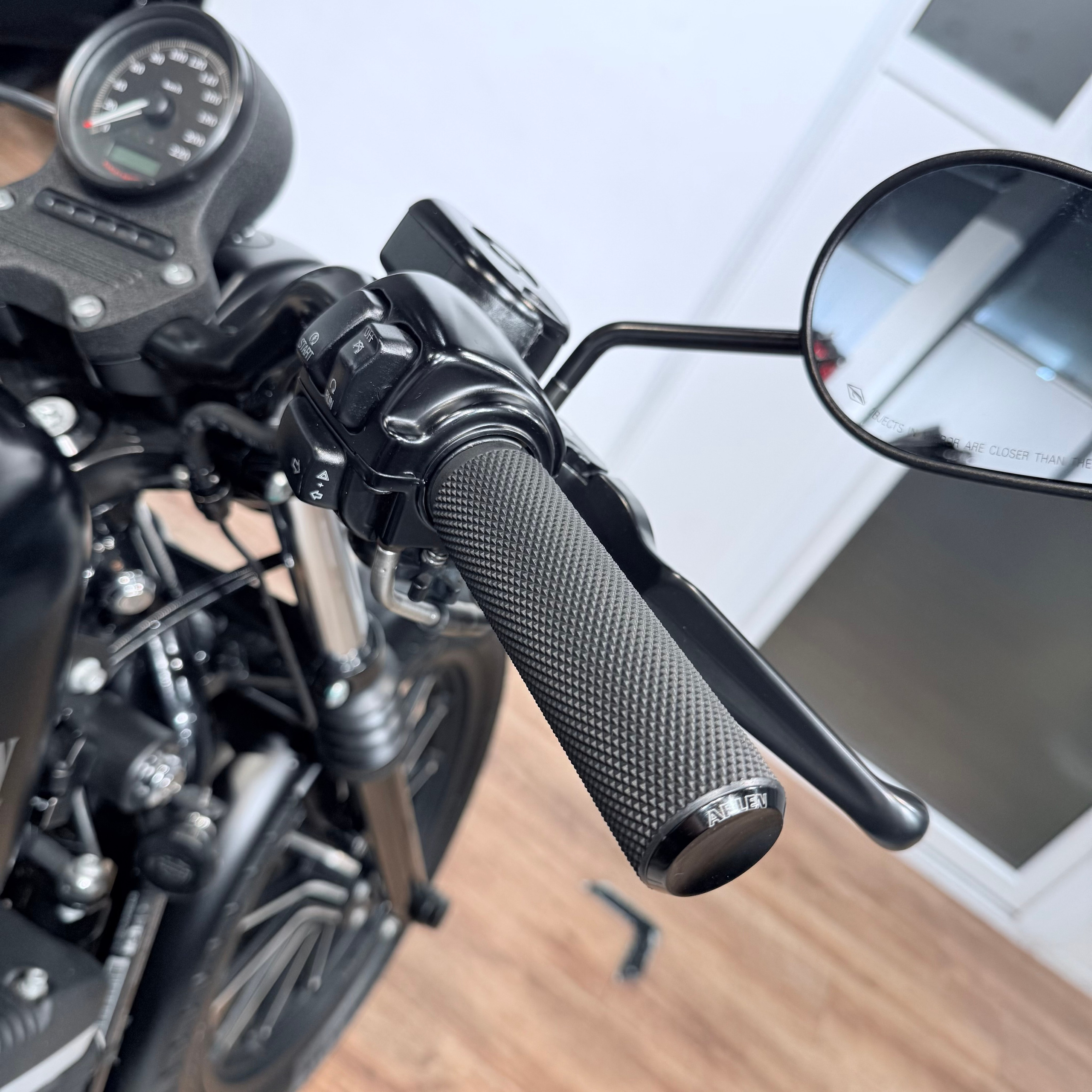 Купить Harley-Davidson 2013 Sportster Forty-Еight 883 (Softail/Dyna) — подробнее на сайте. Hello Davidson, Москва. Только хорошие мотоц