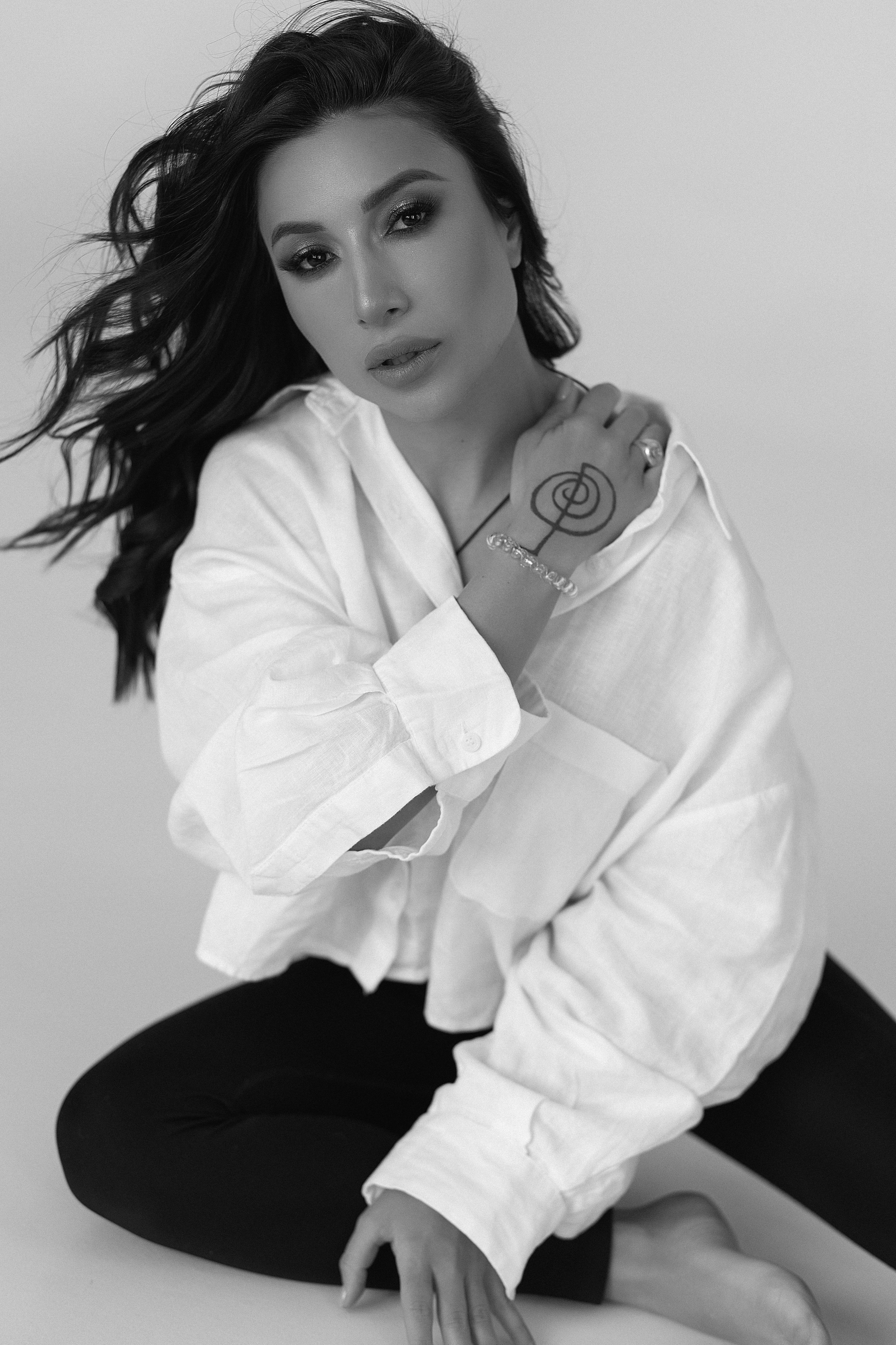 Наира студия Призма. Женский фотограф в Екатеринбурге Марина Логинова