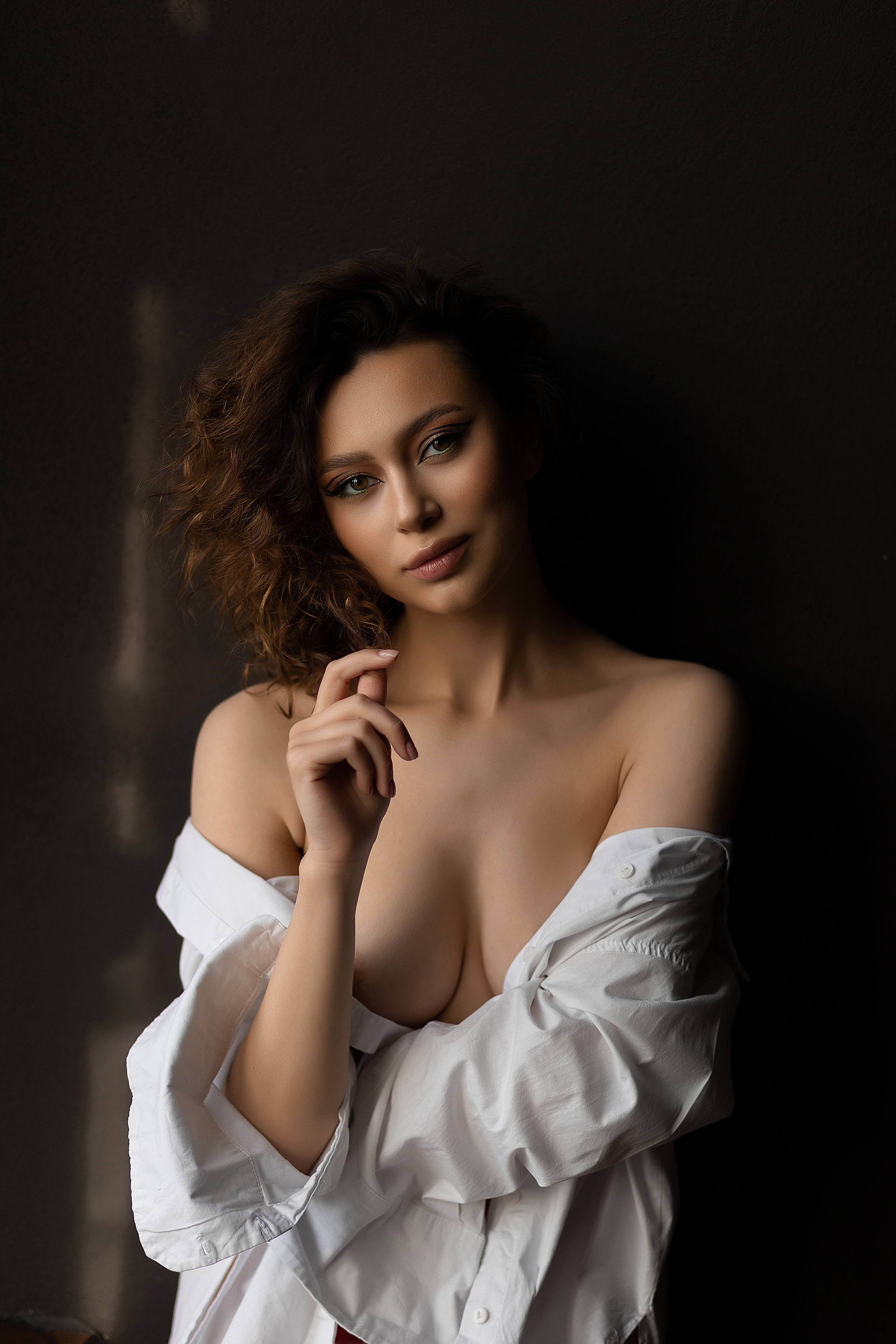 Мила студия Манекен. Женский фотограф в Екатеринбурге Марина Логинова