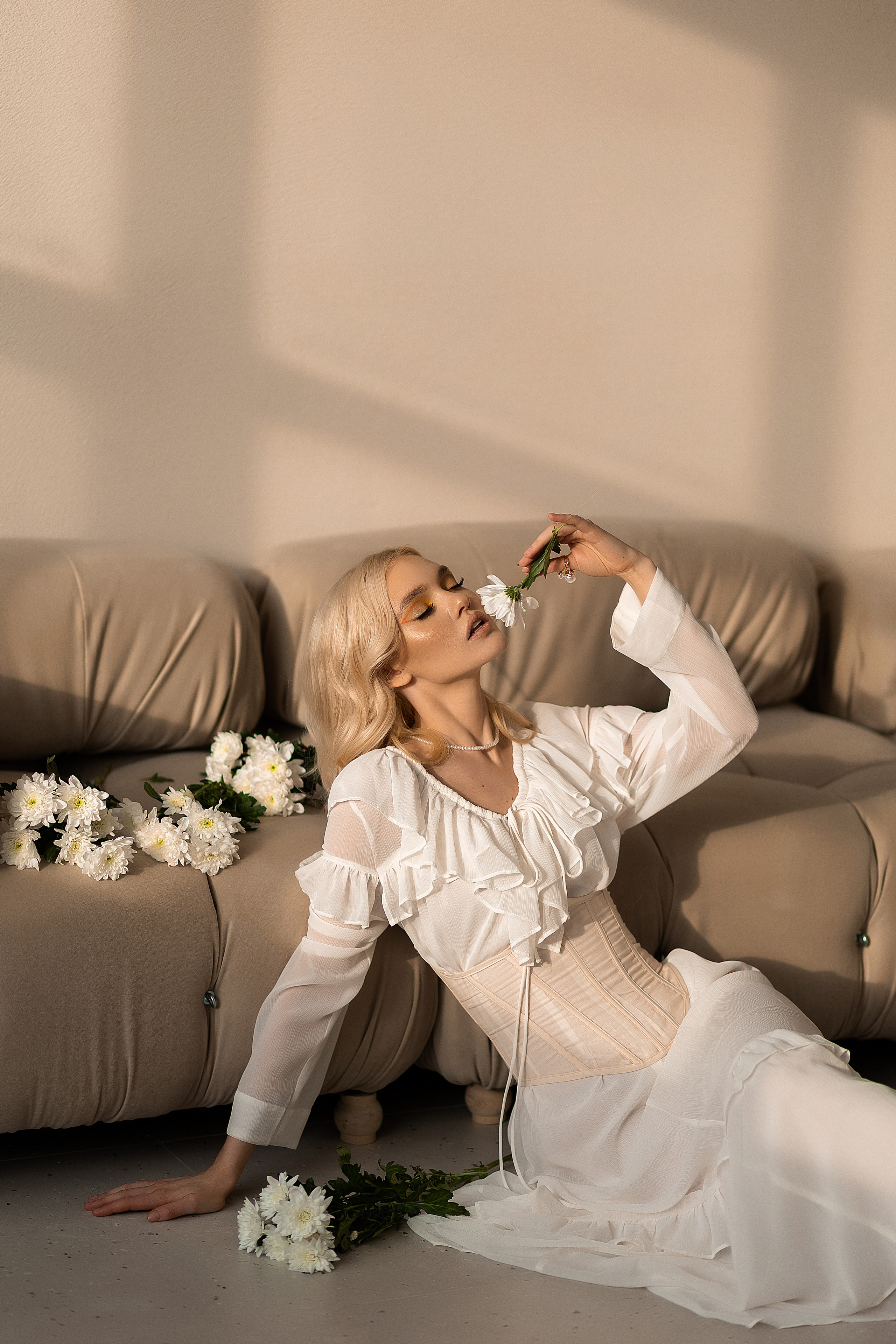 Кристина студия Stories. Женский фотограф в Екатеринбурге Марина Логинова