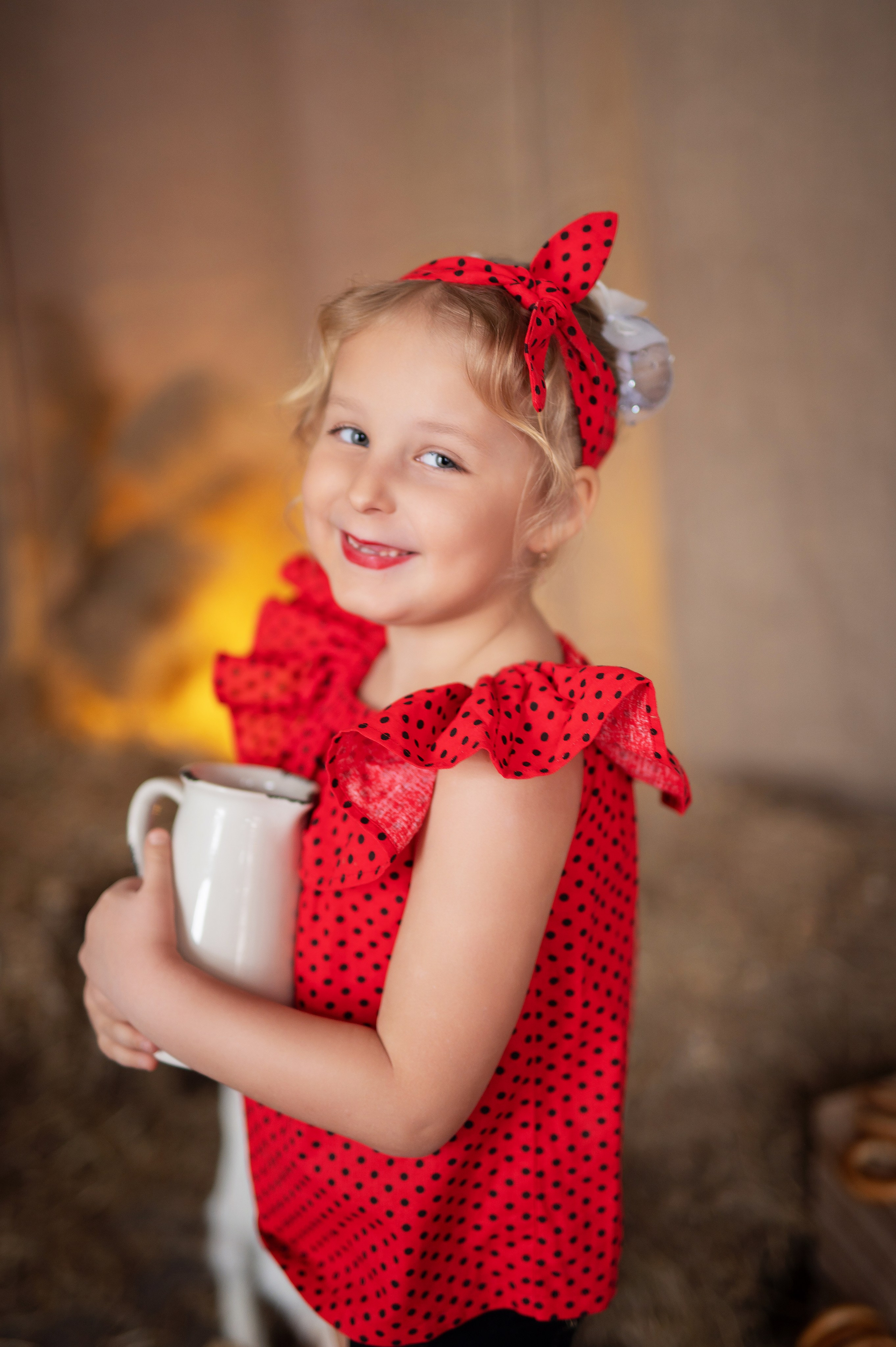 Когда в кадре больше искренности, чем позирования: история одной фотосессии с козлёнком. Детский и семейный фотограф Москва Рязань