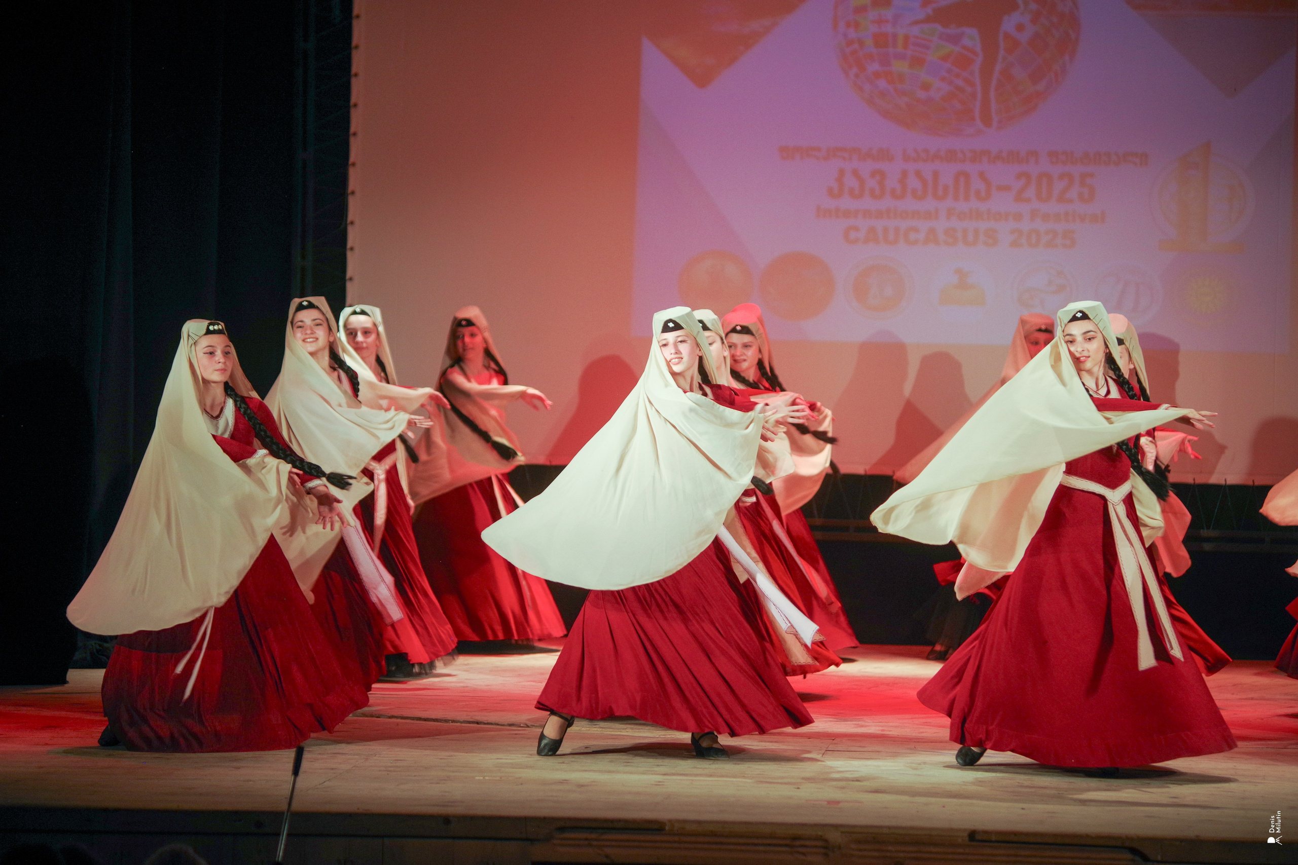 Танцы в прекрасном Они. Портретный фотограф Денис Милютин