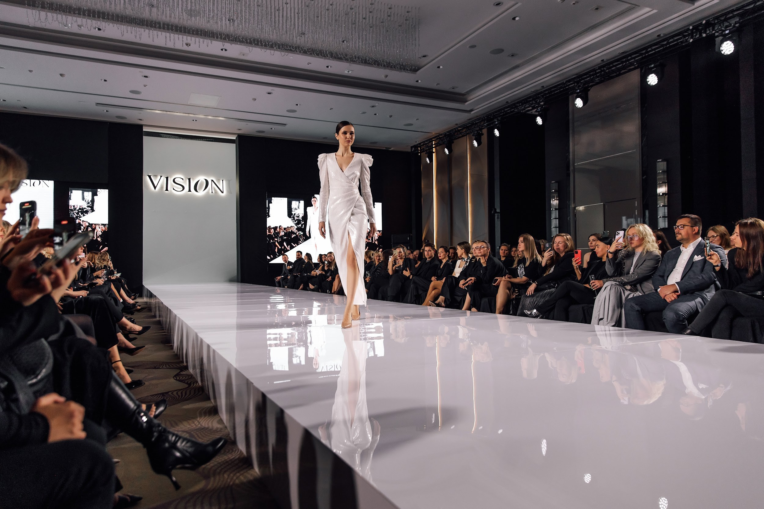 VISION. Любовь Чуляева — свадебный фотограф в Москве и Европе