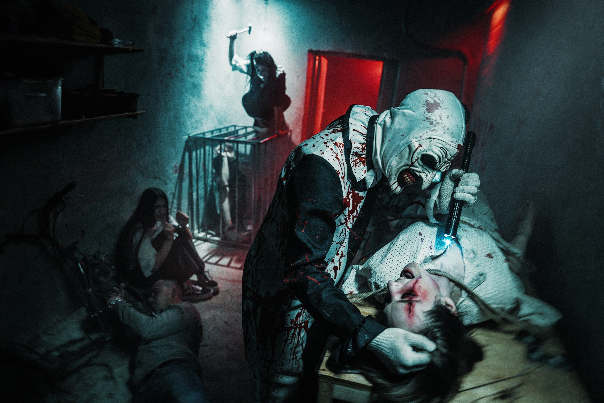 Фотосъёмка для хоррор и экшен квеста. Рекламный фотограф в Москве Алексей Тверяков