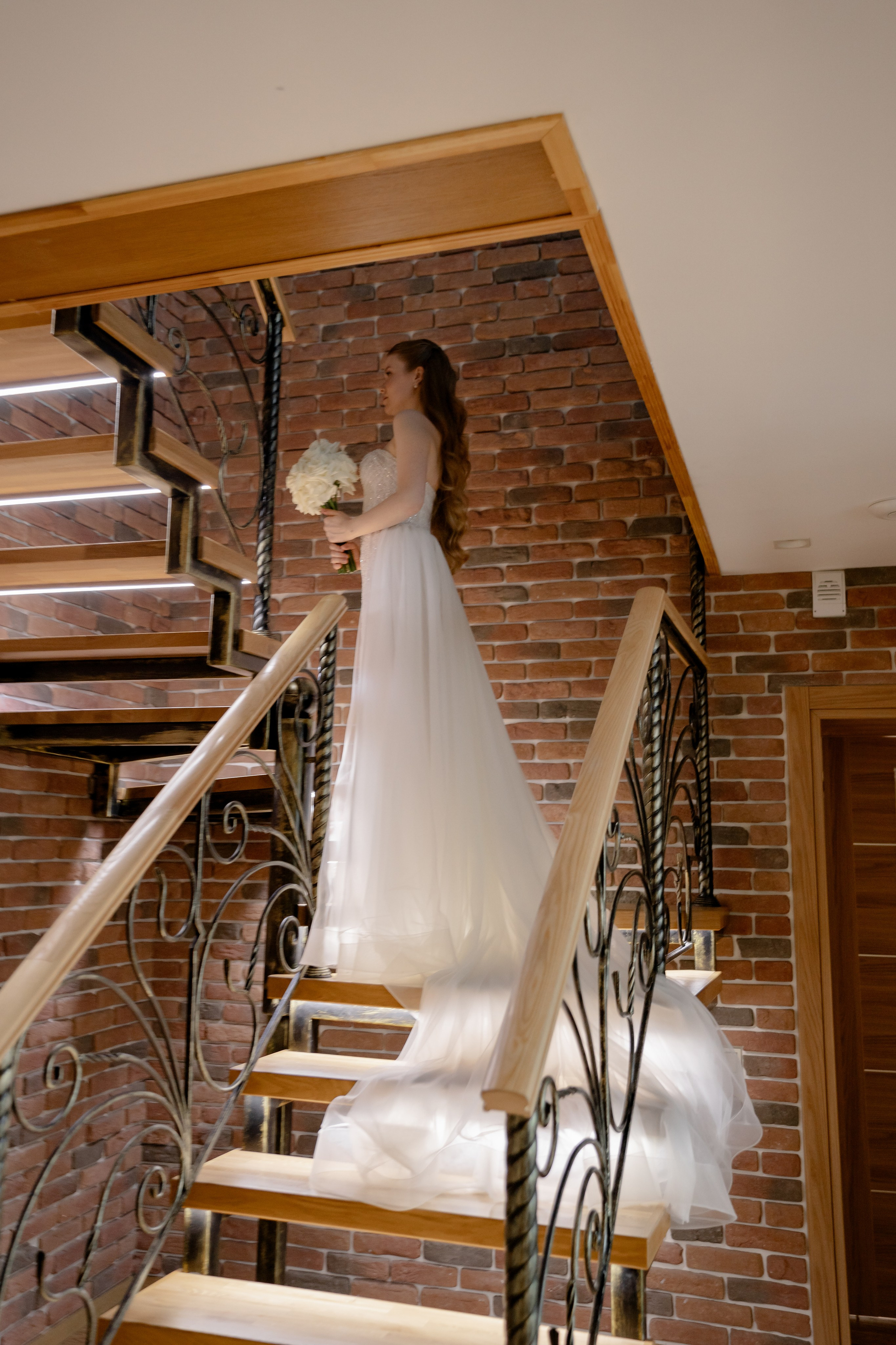 СВАДЕБНАЯ СЬЕМКА СБОРОВ В ОТЕЛЕ И ВЫЕЗД НА ЦЕРЕМОНИЮ (СНЯТО В СИБИРЕ В НИЖНЕВАРТОВСКЕ)М. Профессиональный фотограф, Санкт-Петербург — Виктория Богомолова