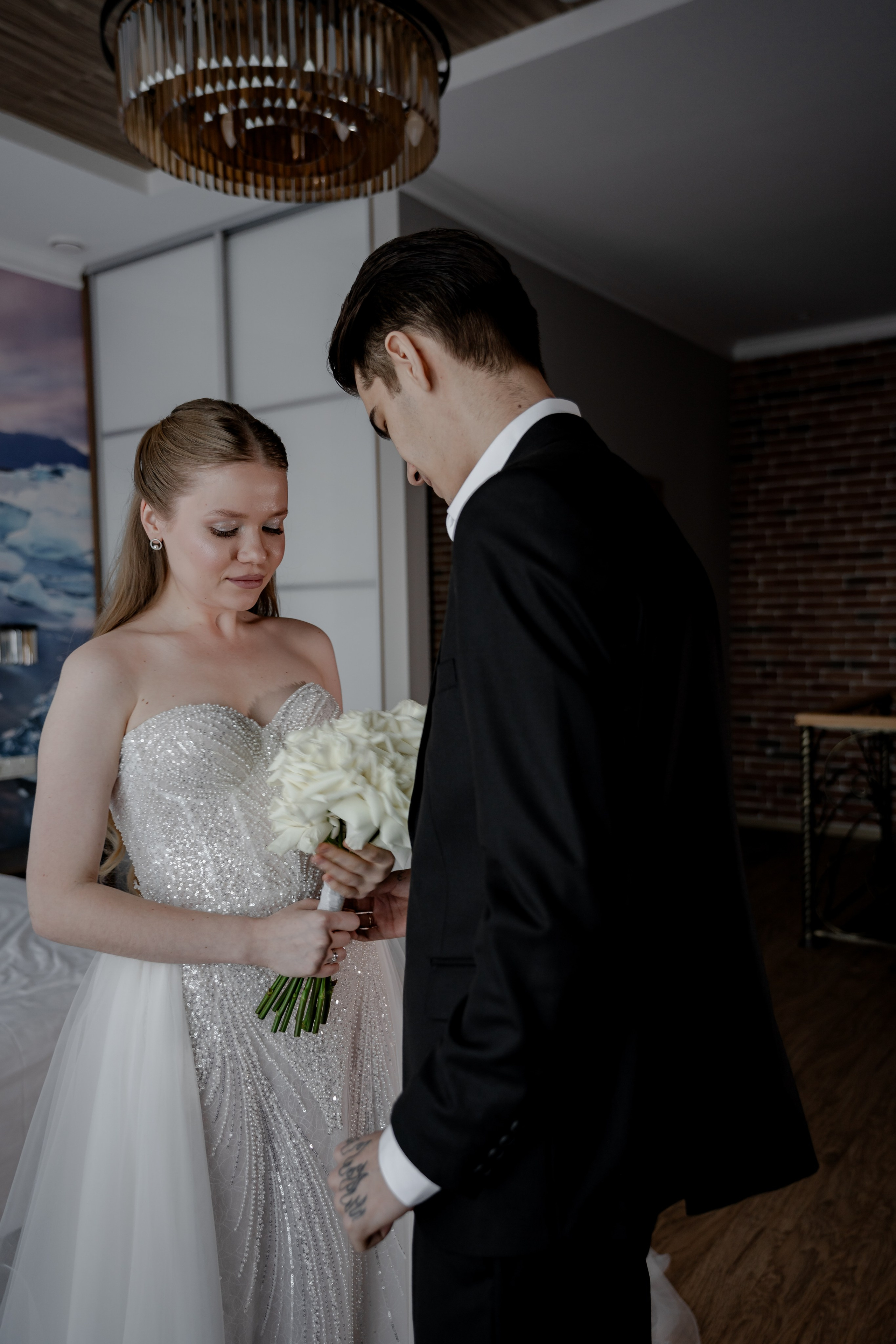 СВАДЕБНАЯ СЬЕМКА СБОРОВ В ОТЕЛЕ И ВЫЕЗД НА ЦЕРЕМОНИЮ (СНЯТО В СИБИРЕ В НИЖНЕВАРТОВСКЕ). Профессиональный фотограф, Санкт-Петербург — Виктория Богомолова