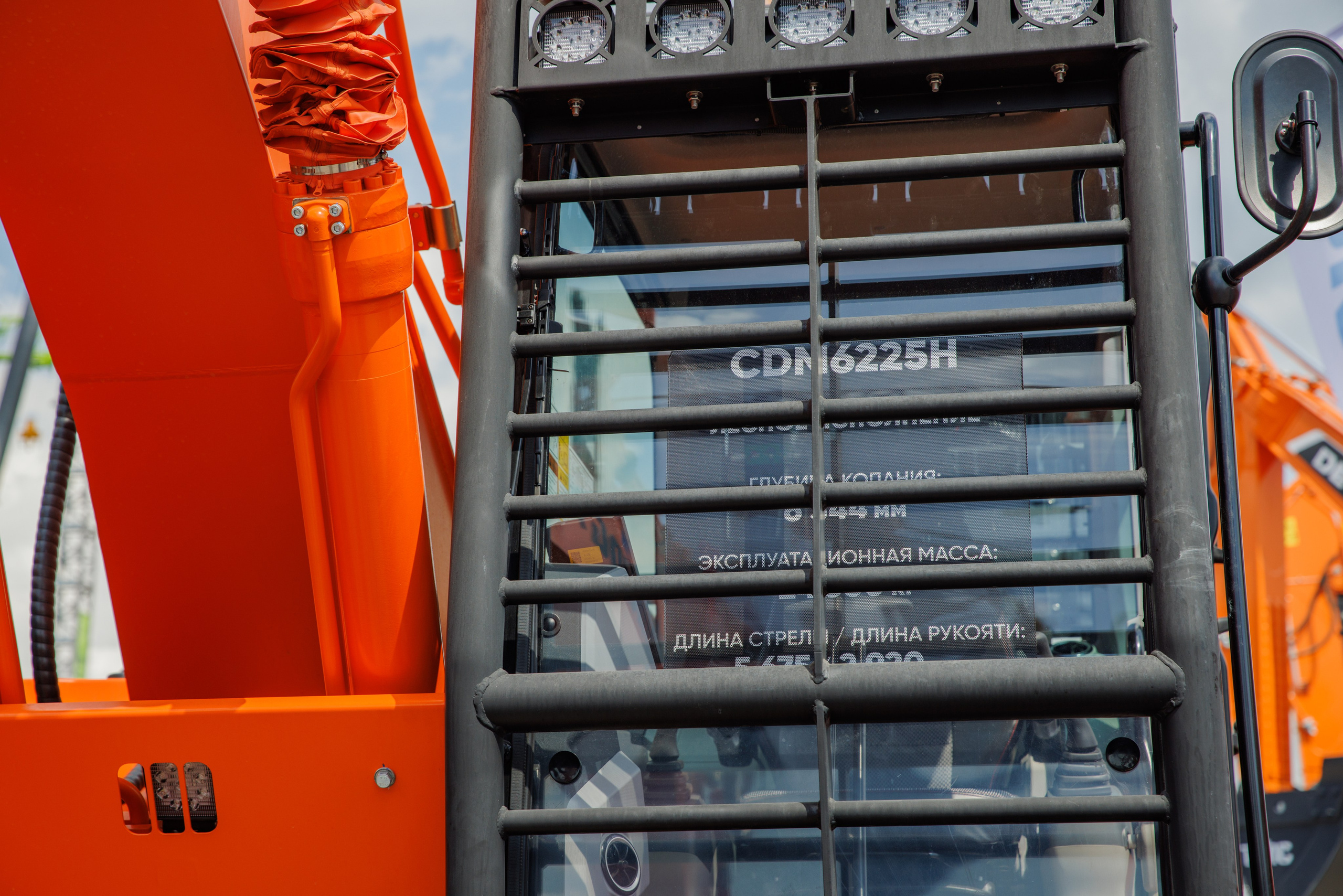 Выставка Спец. Техники. Фотограф Москва Шептаев Артём