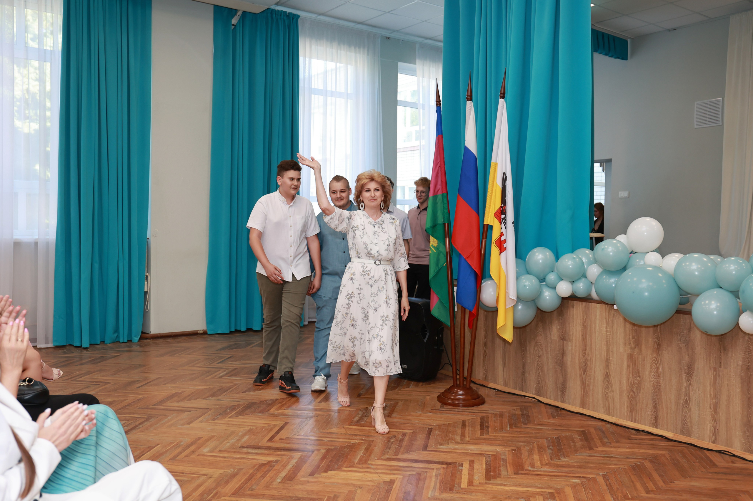 Вручение аттестатов СОШ 42 (2025г). Детский семейный фотограф Краснодар