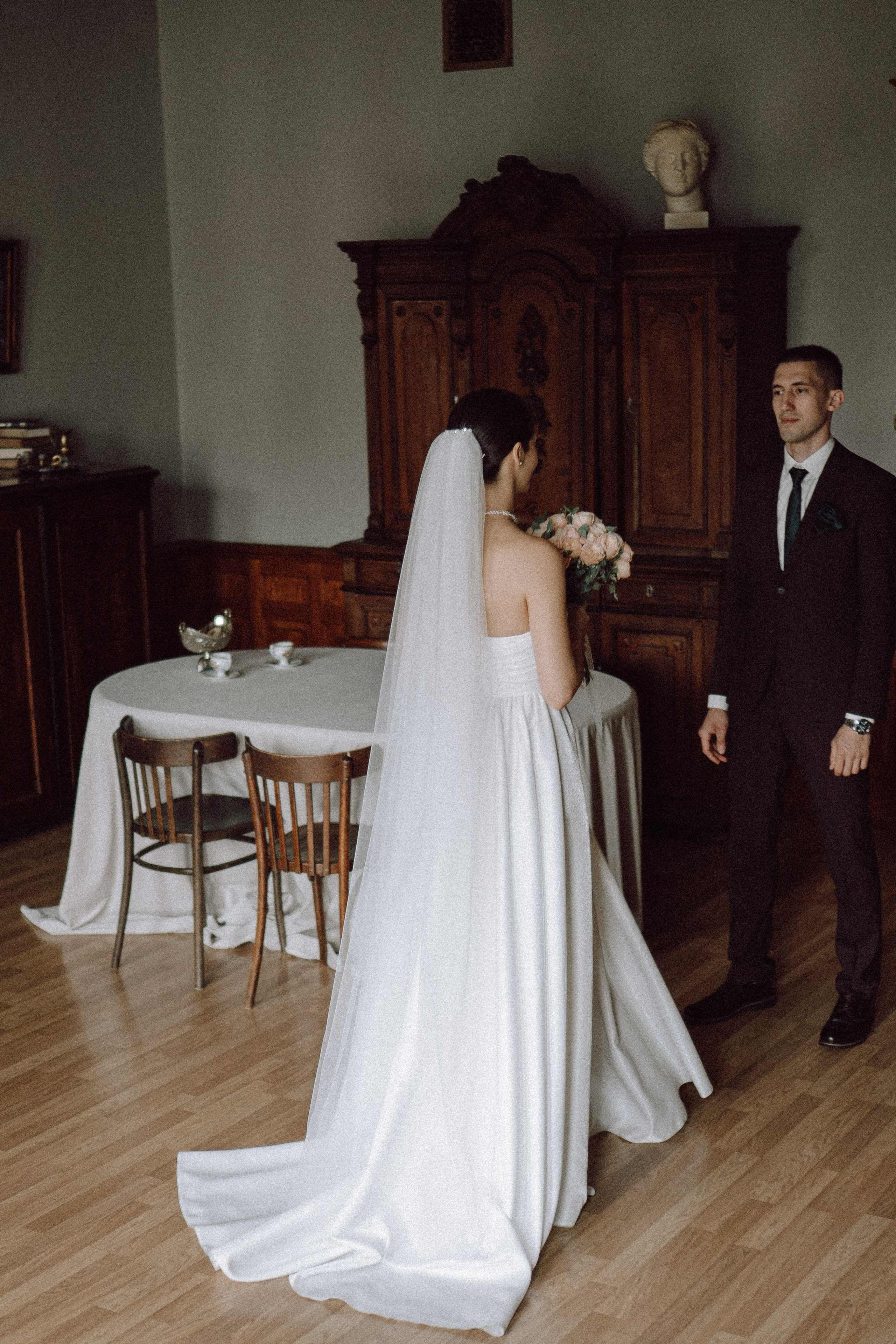 СВАДЕБНАЯ ПРОГУЛКА В САНТК-ПЕТЕРБУРГЕ (ИСАКИЕВСКИЙ СОБОР, ЗИМНЯЯ КАНАВКА, ЭРМИТАЖ И БОЛЬШАЯ МОРСКАЯ УЛИЦА). Профессиональный фотограф, Санкт-Петербург — Виктория Богомолова