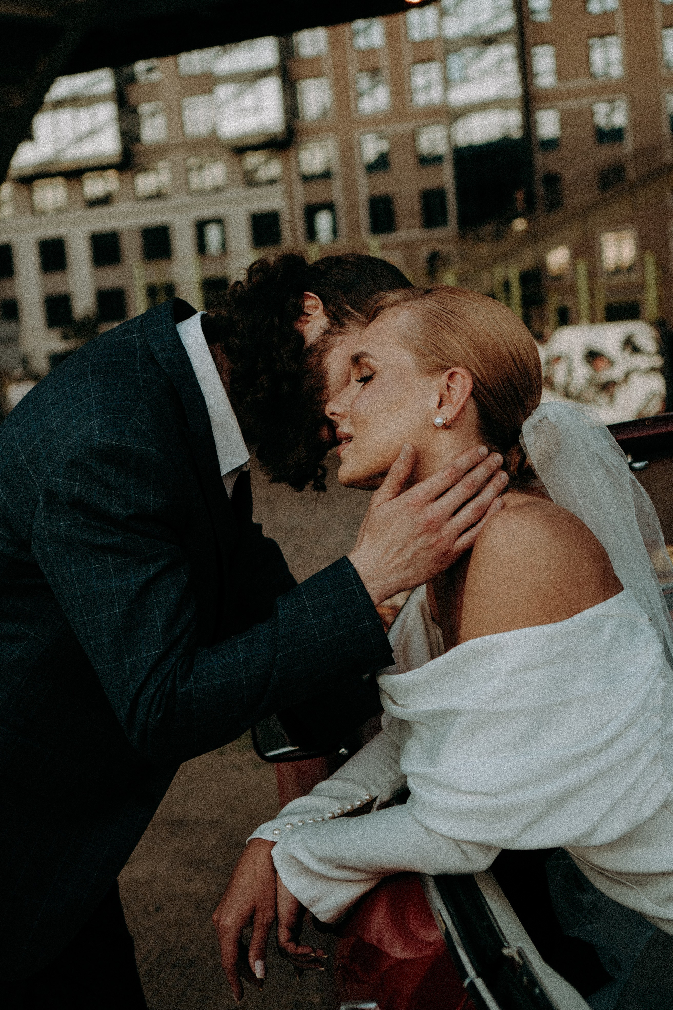 СВАДЕБНАЯ СЬЕМКА ВОЗЛЕ МСОТА БЕТАНКУРА НА КАБРИОЛЕТЕ. Профессиональный фотограф, Санкт-Петербург — Виктория Богомолова