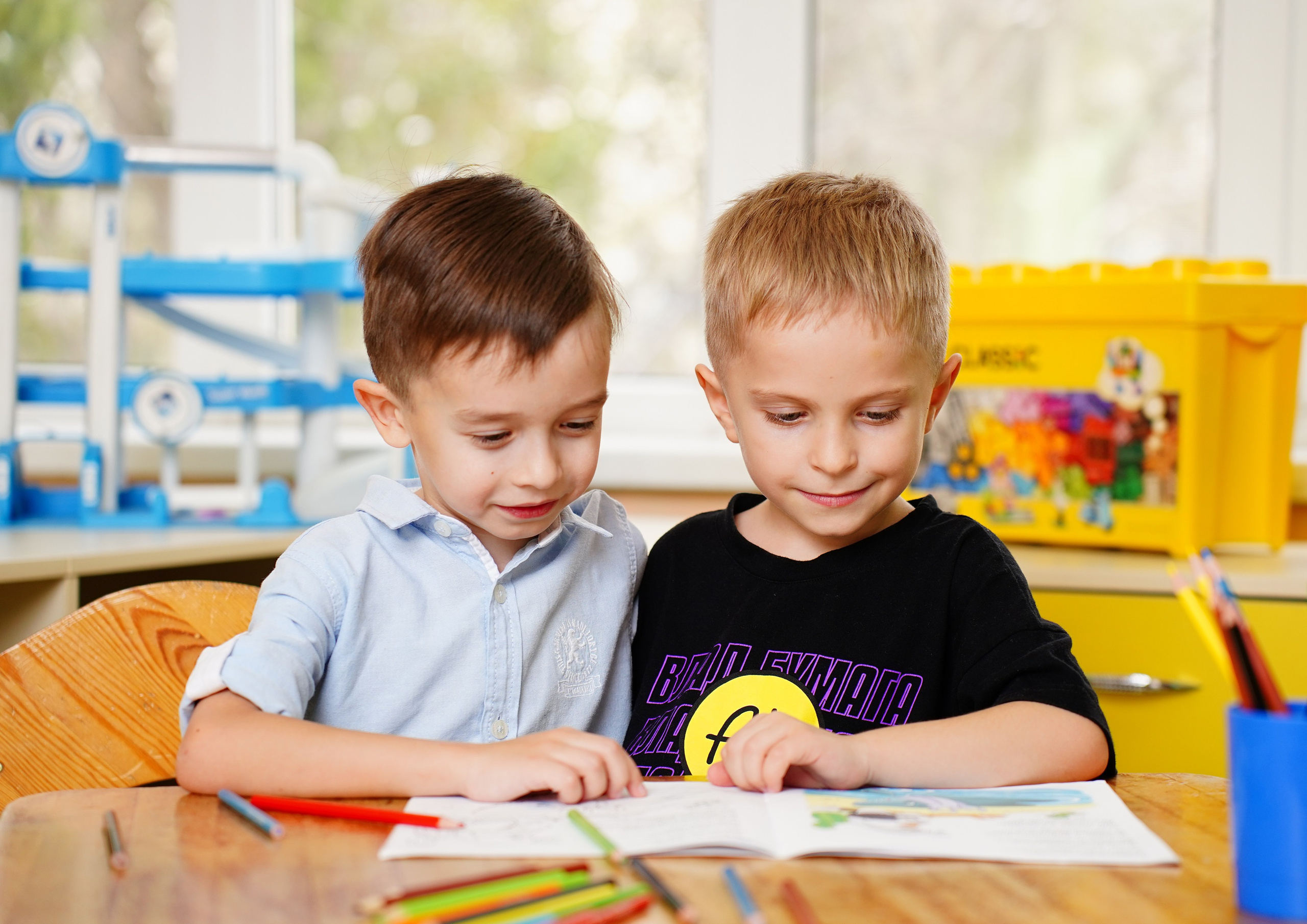 Мелкие группы. MEMENTO.Выпускные альбомы, школьные, юбилейные и другие книги. Ростов-на-Дону