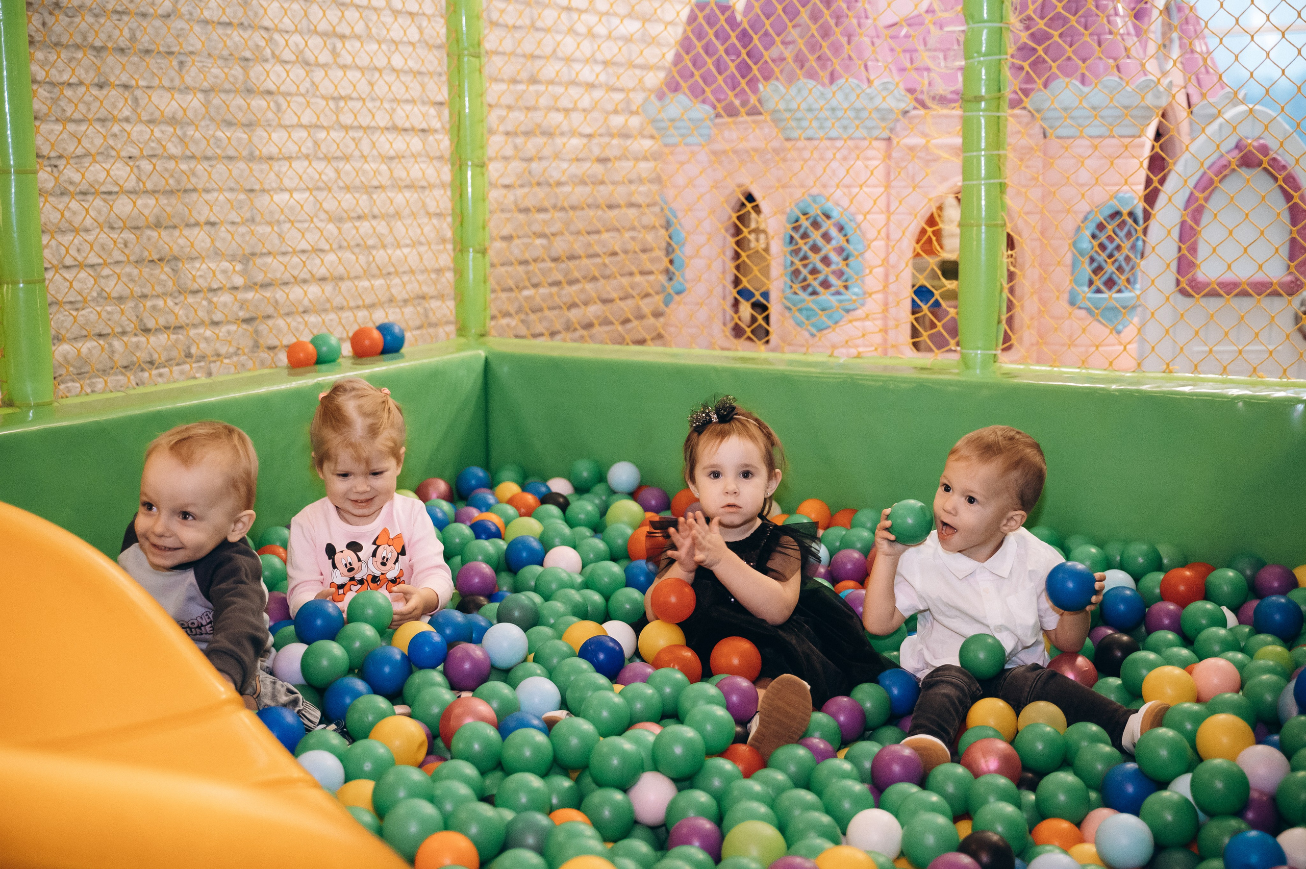 Анечке 2 года (MIA FAMILIA семейное кафе). Семейный фотограф в Минске Дарья Дреко