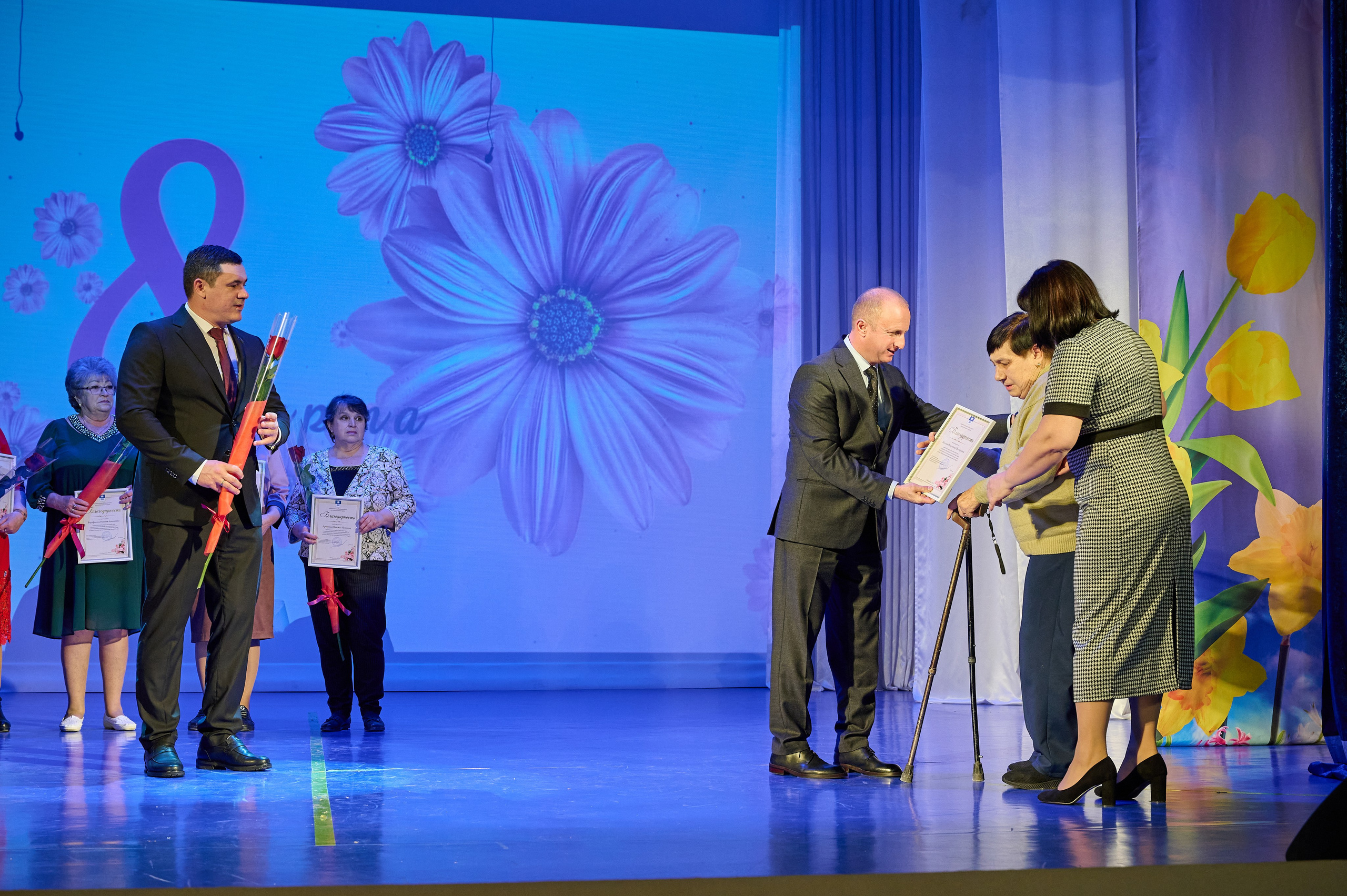 8 марта в Марьиной роще. Жизнь курорта Кабардинка в фотографиях