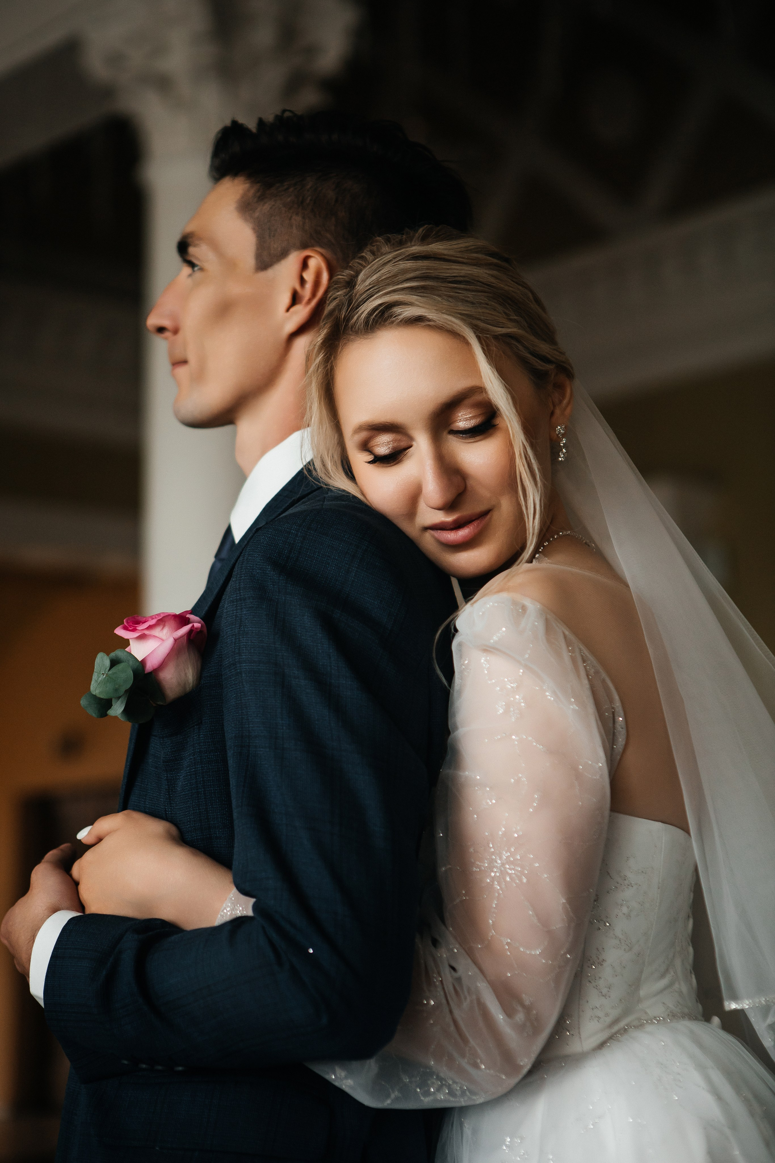 Евгения и Николай утренние сборы. Свадебный фотограф Виктория Чуйко Магнитогорск. Визуал для бизнеса