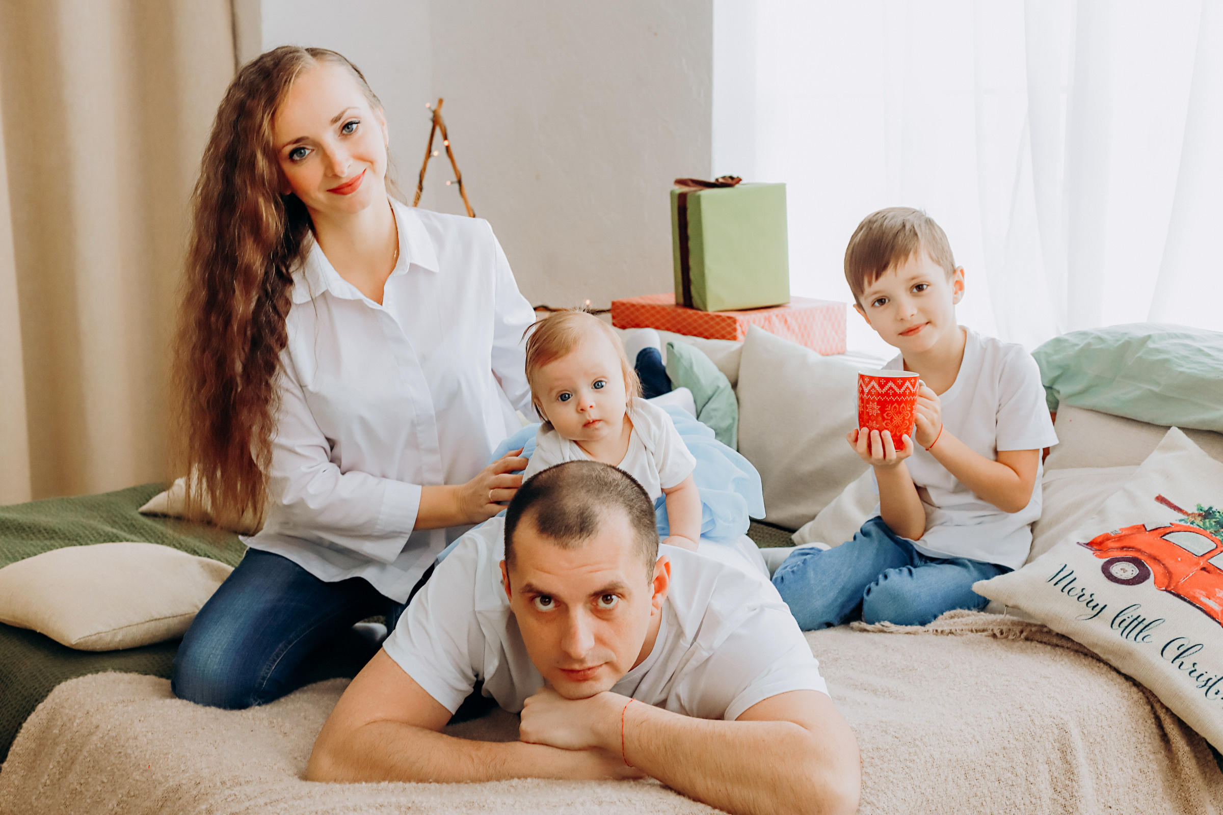 Катюня-бусинка и ее семья. Фотограф Белгород