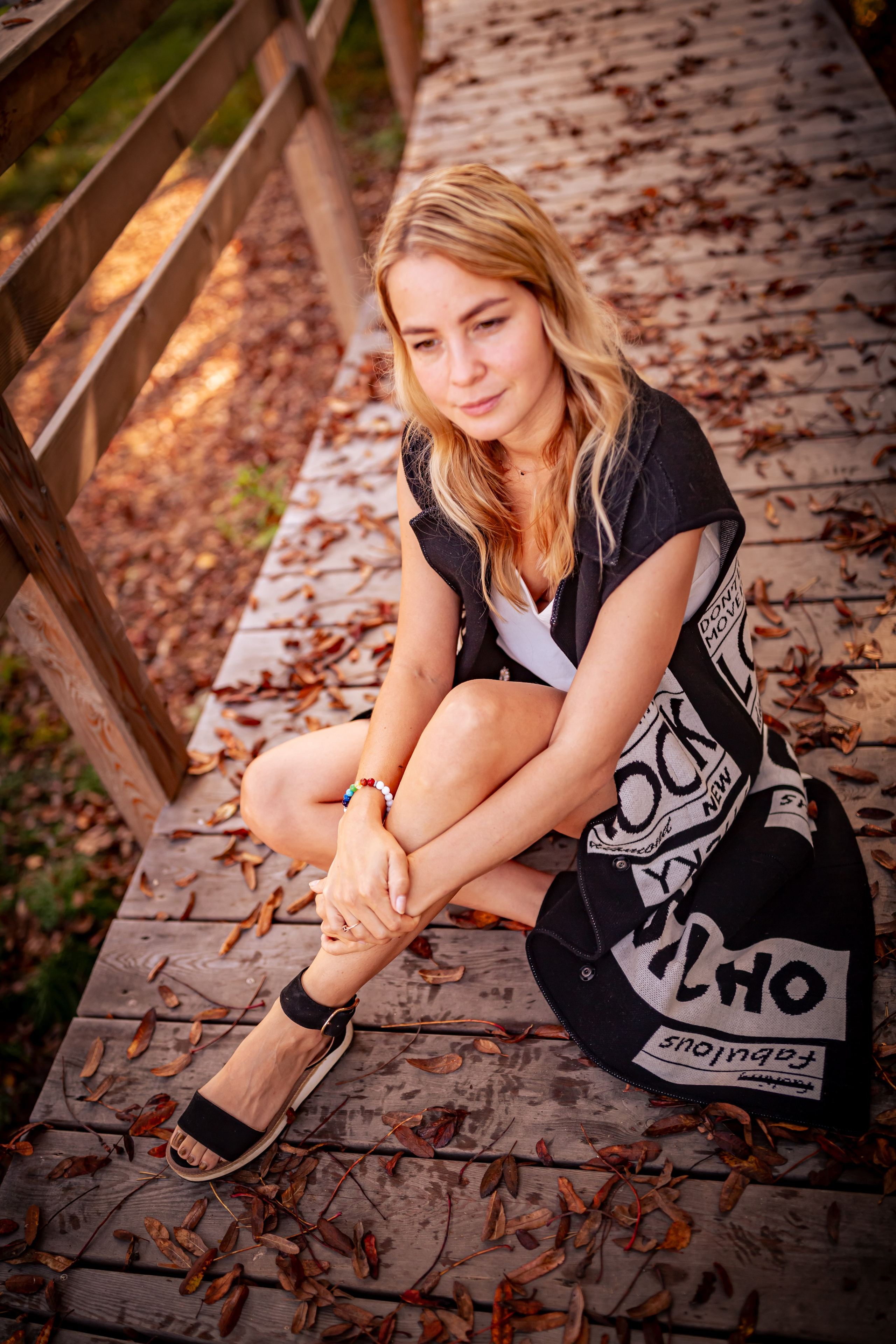 Фотосессия Ирины в осеннем лесу. Контент фотограф для экспертов в соцсетях Алена Собора Москва