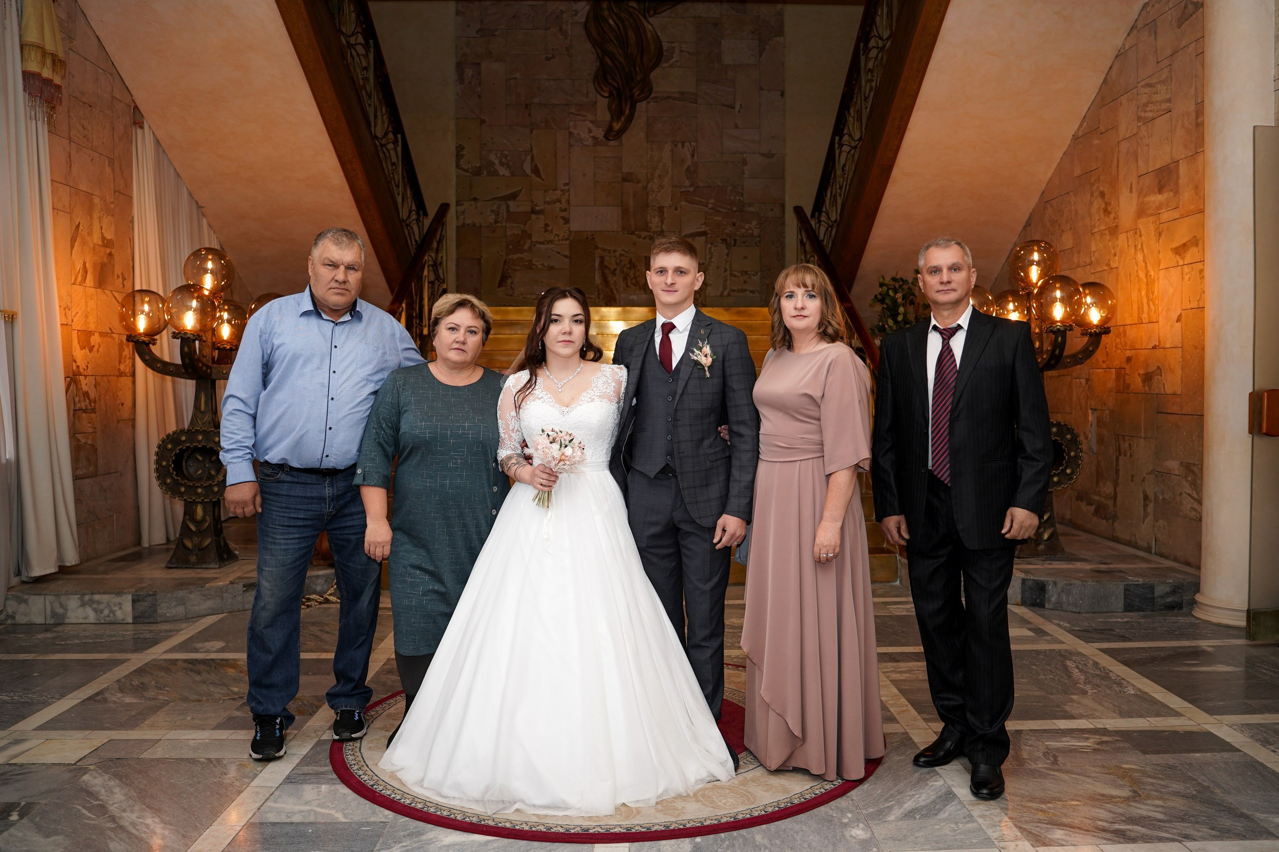 Свадебная фотосессия в Кировском ЗАГСе в Ростове-на-Дону. Фотограф Алёна Чёботова. Свадебный фотограф в Ростове-на-Дону. Таинство Крещения и Венчания, семейные фотосессии. Алёна Чёботова