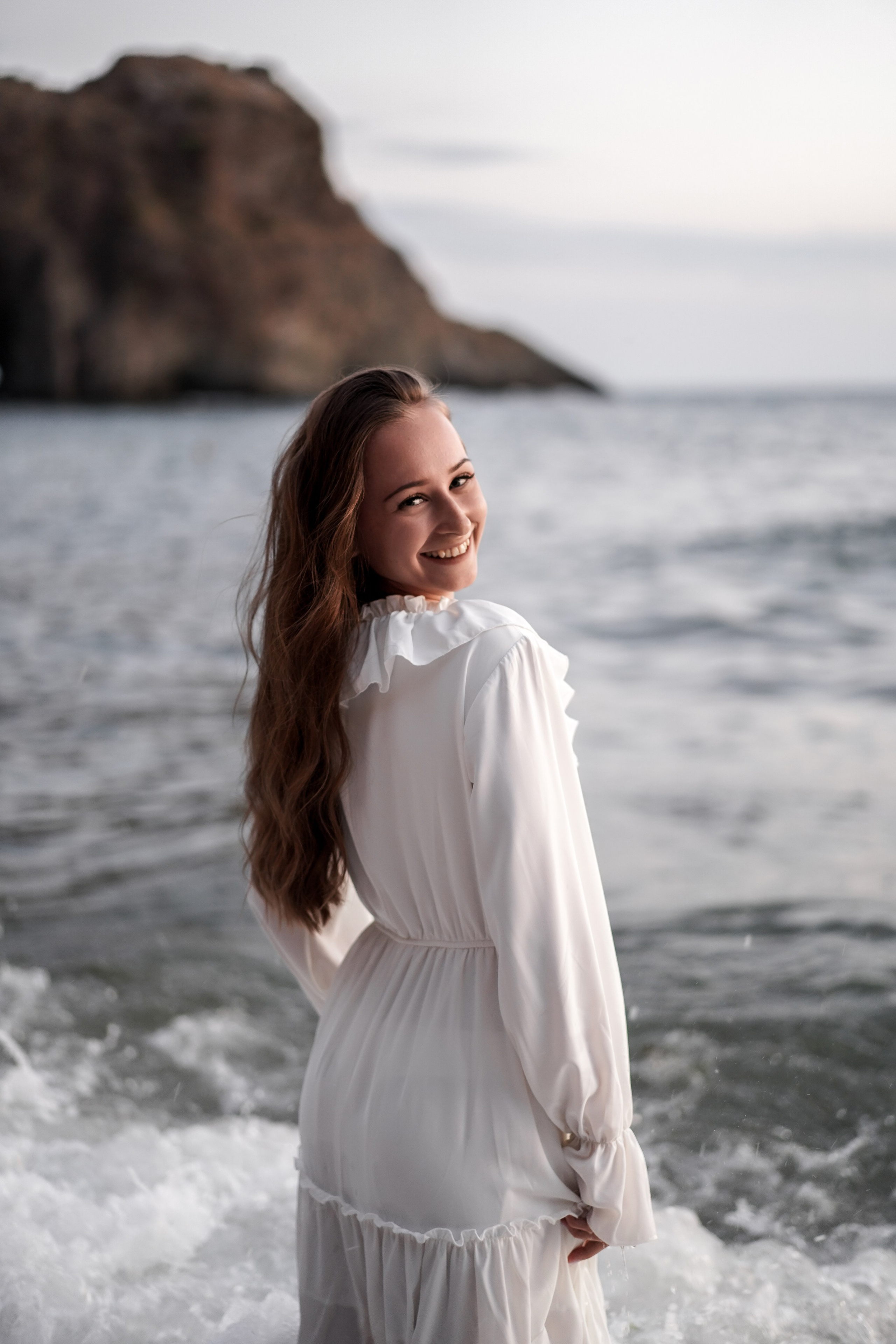 Матвей и Софья на фотосессии дикого пляжа Грот Дианы в Крыму. Свадебный фотограф в Ростове-на-Дону. Таинство Крещения и Венчания, семейные фотосессии. Алёна Чёботова