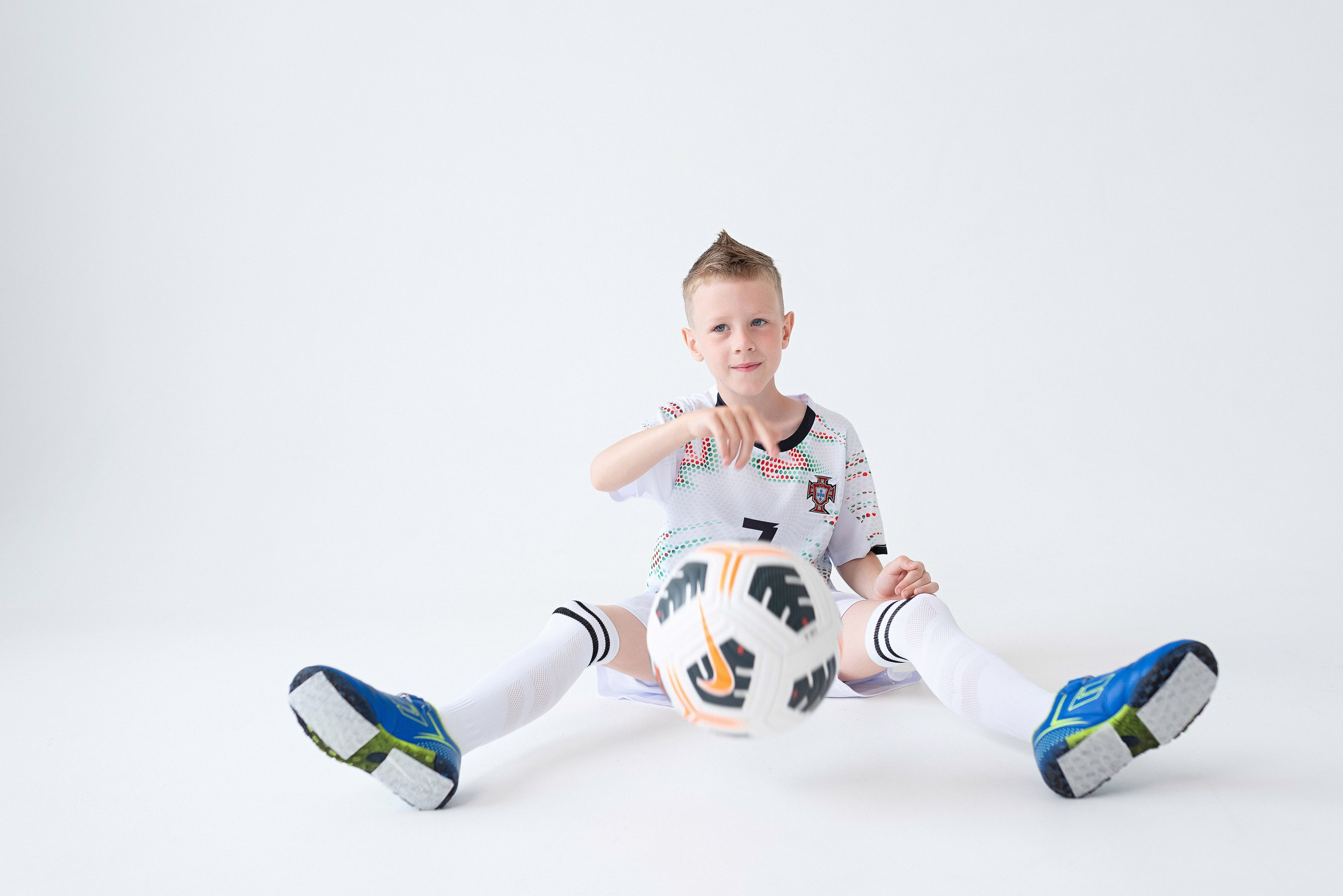 Портреты учеников и воспитанников детских садов и школ для выпускных альбомов и семейных фотокниг в Сургуте и Нефтеюганске.