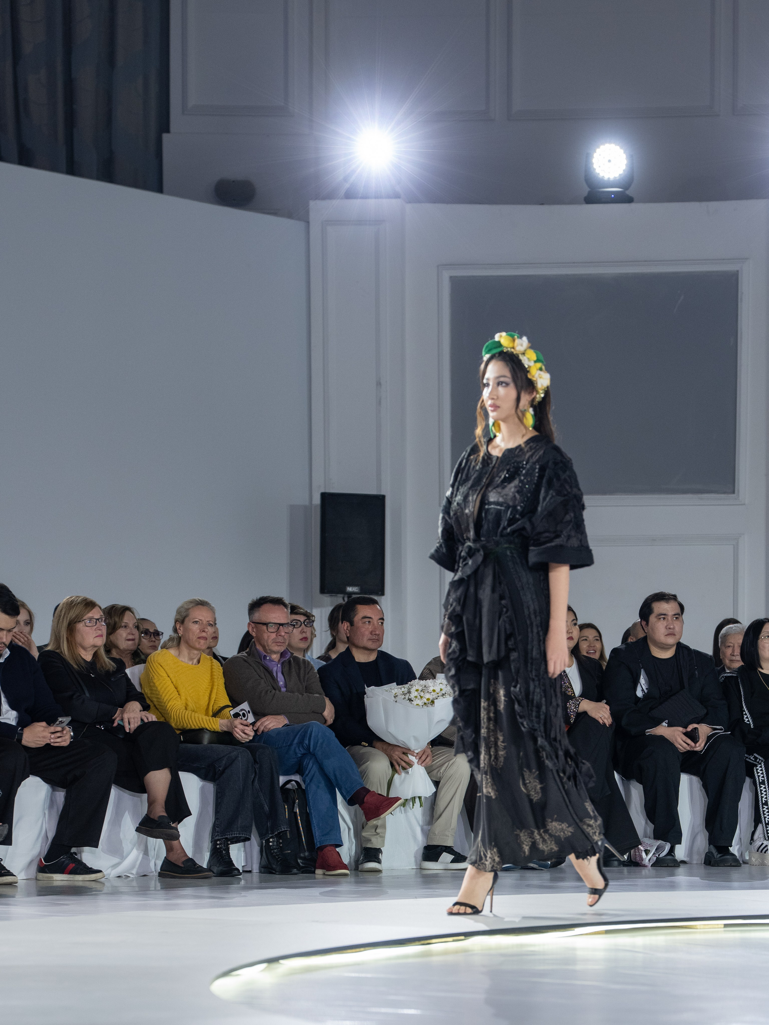 Дизайнер Kharchi. Сайт Алматинского НЮ АРТ, будуар и фэшн фотографа Дениса Карпенко