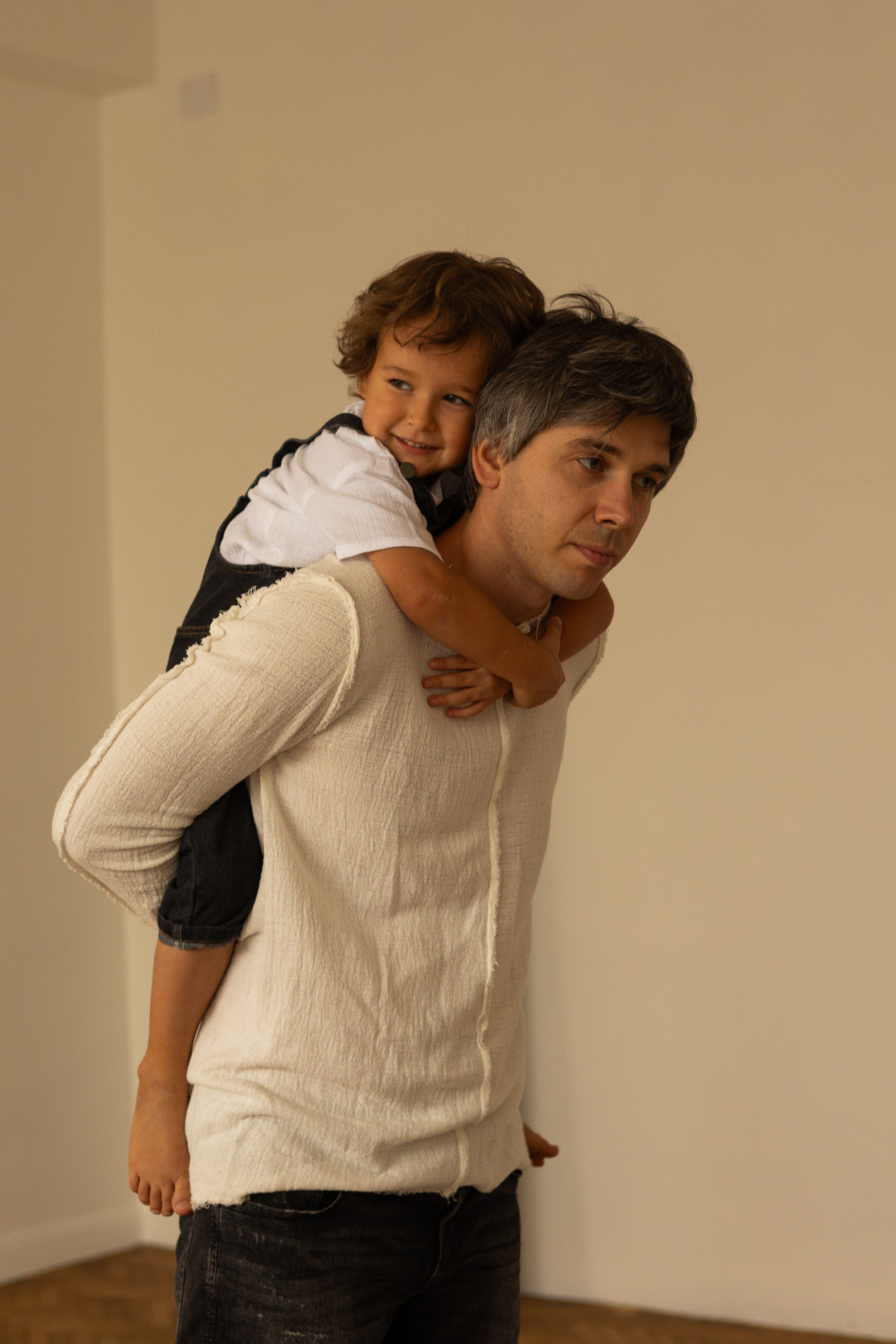 Ник, Карина, Ричард, Линда. Привет! Меня зовут Эльвира, я фотограф в Екатеринбурге