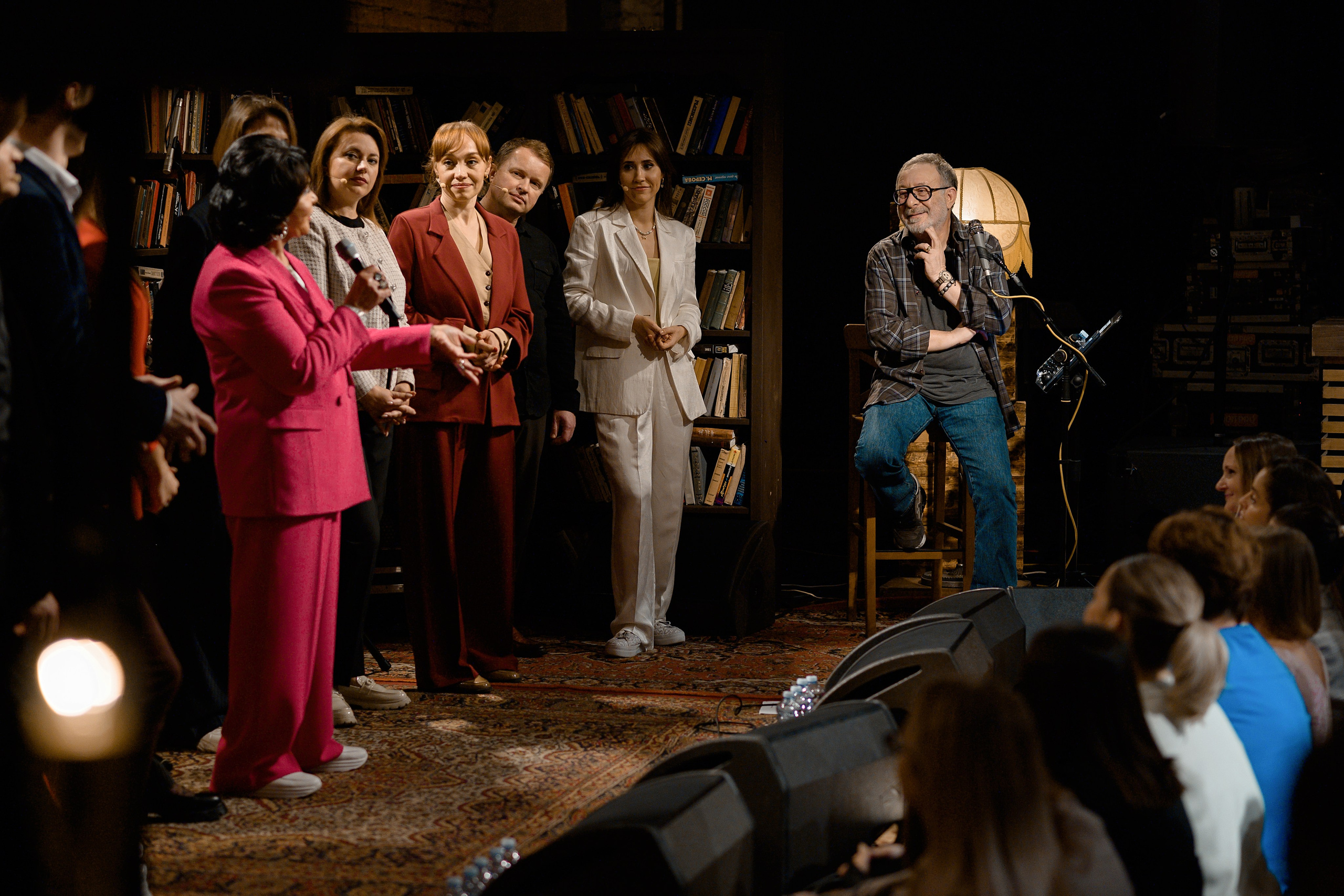 КВАРТИРНИК У МАРГУЛИСА. РЕПОРТАЖНЫЙ И БИЗНЕС ФОТОГРАФ В МОСКВЕ, ЕГОР НИКОЛАЕВ