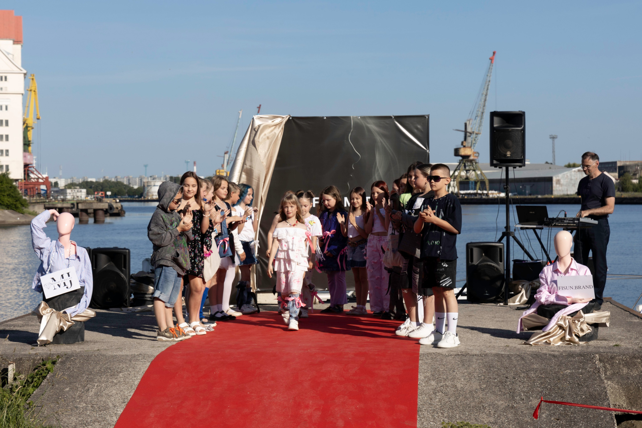 Открытие «FISUN | MIRAM Brand». Olya Posnimay