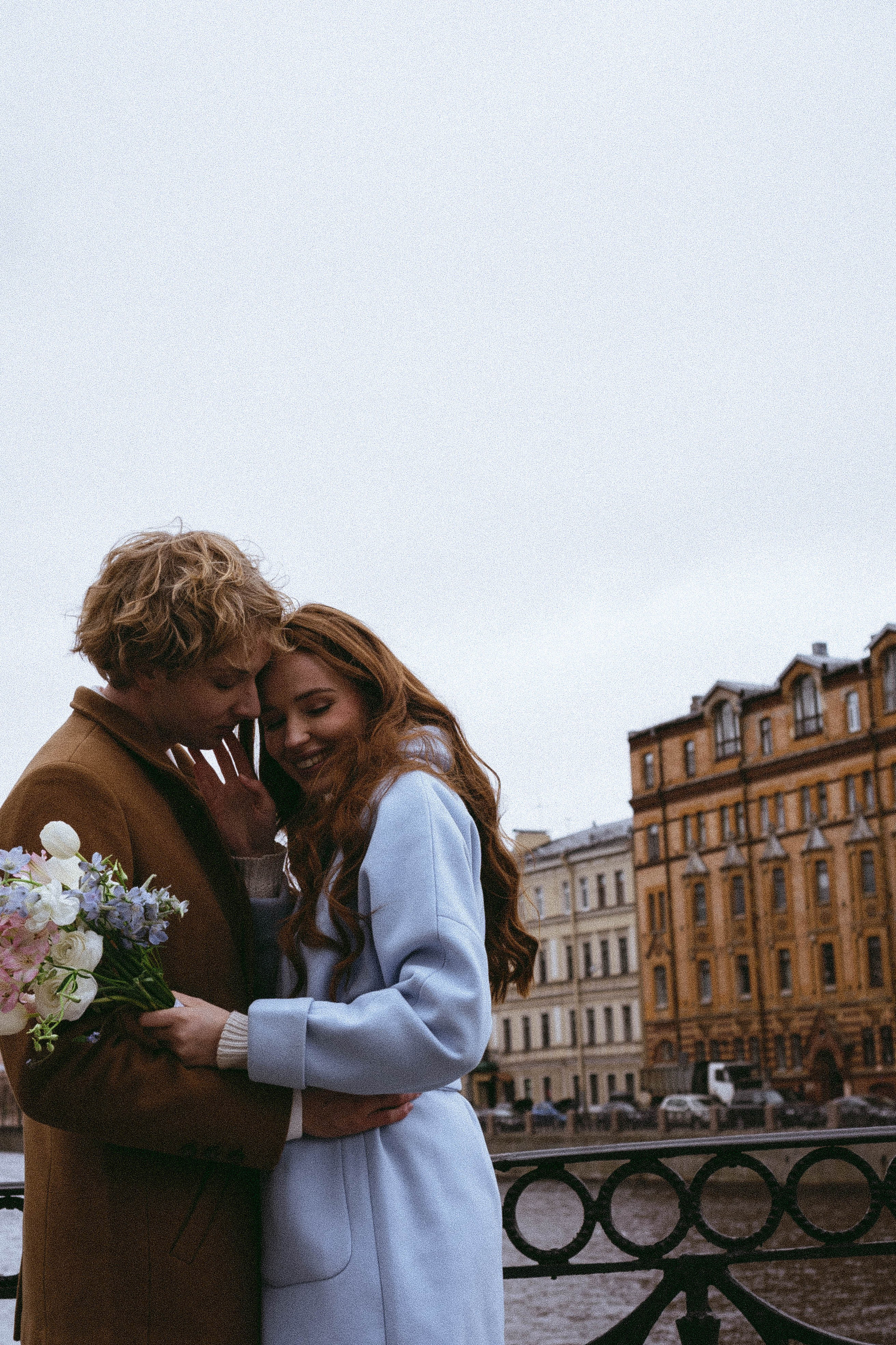 СВАДЕБНАЯ СЬЕМКА В ОТЕЛЕ. СБОРЫ ЖЕНИХА И НЕВЕСТЫ И ТАКЖЕ ТОР И ПОДГОТОВКА К ПРОГУЛКЕ И ПРОГУЛКА ПО ПЕТРОГРАДКЕ. Профессиональный фотограф, Санкт-Петербург — Виктория Богомолова