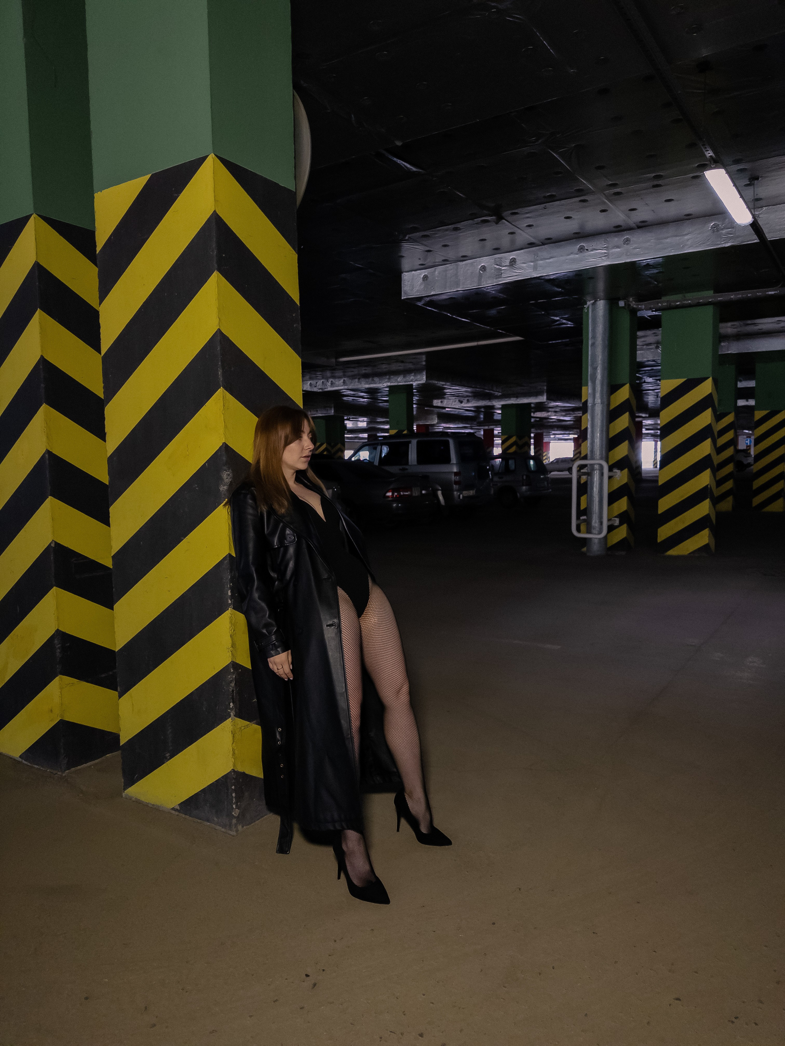 Вика | девушка на фоне бетонных джунглей. Фотограф Барнаул Софья Бояринова