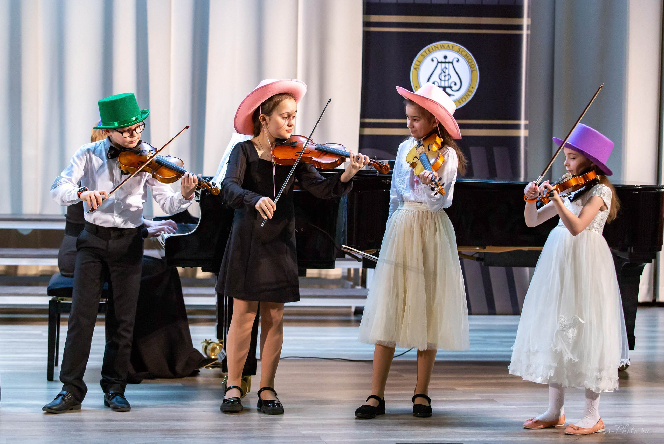 Отчётный концерт ДШИ им. Н.А. Римского-Корсакова. Струнный отдел. Репортажный фотограф в Москве