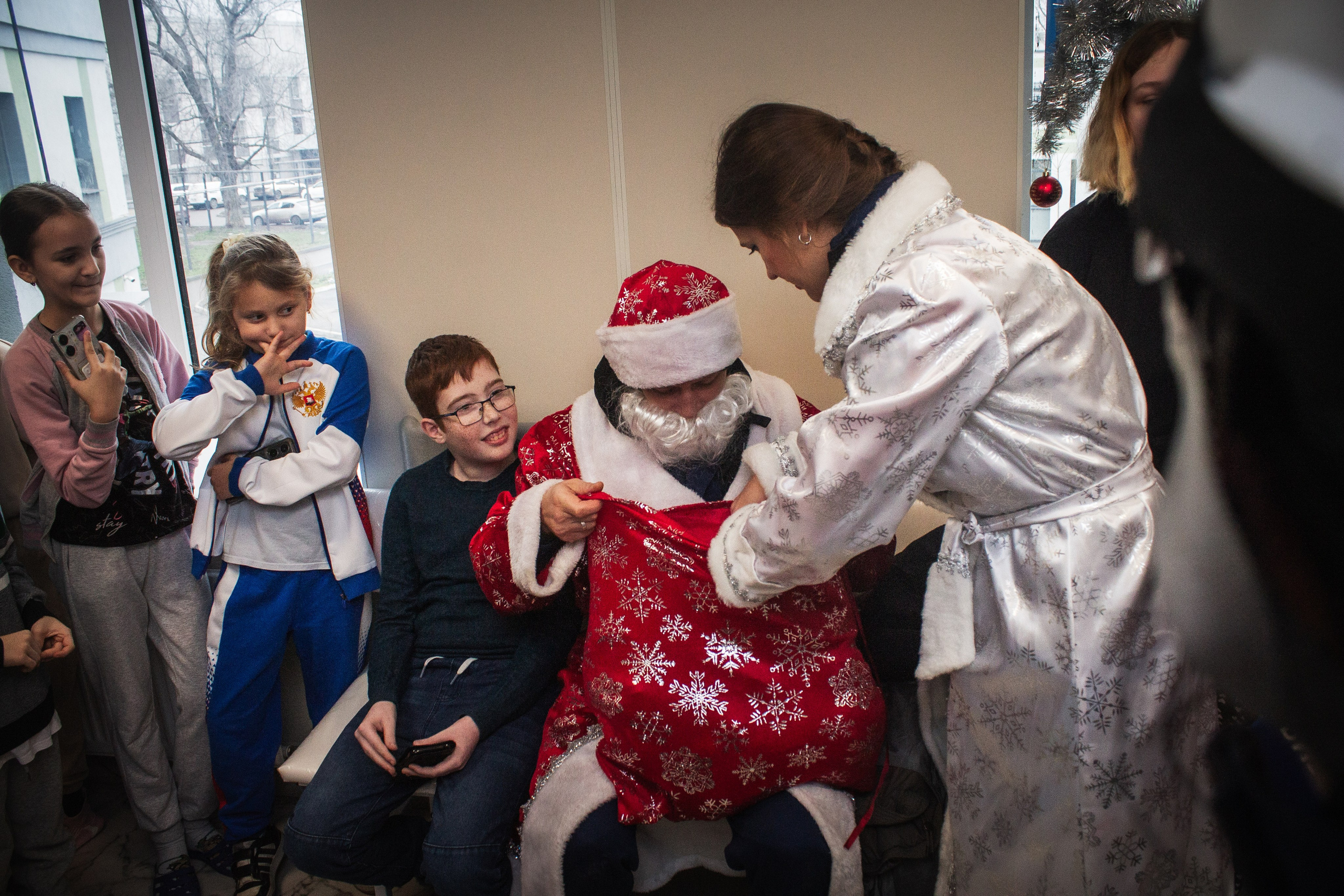 ВСКС. Десант Дедов Морозов. Илья Чемис — Фотограф в Мариуполе