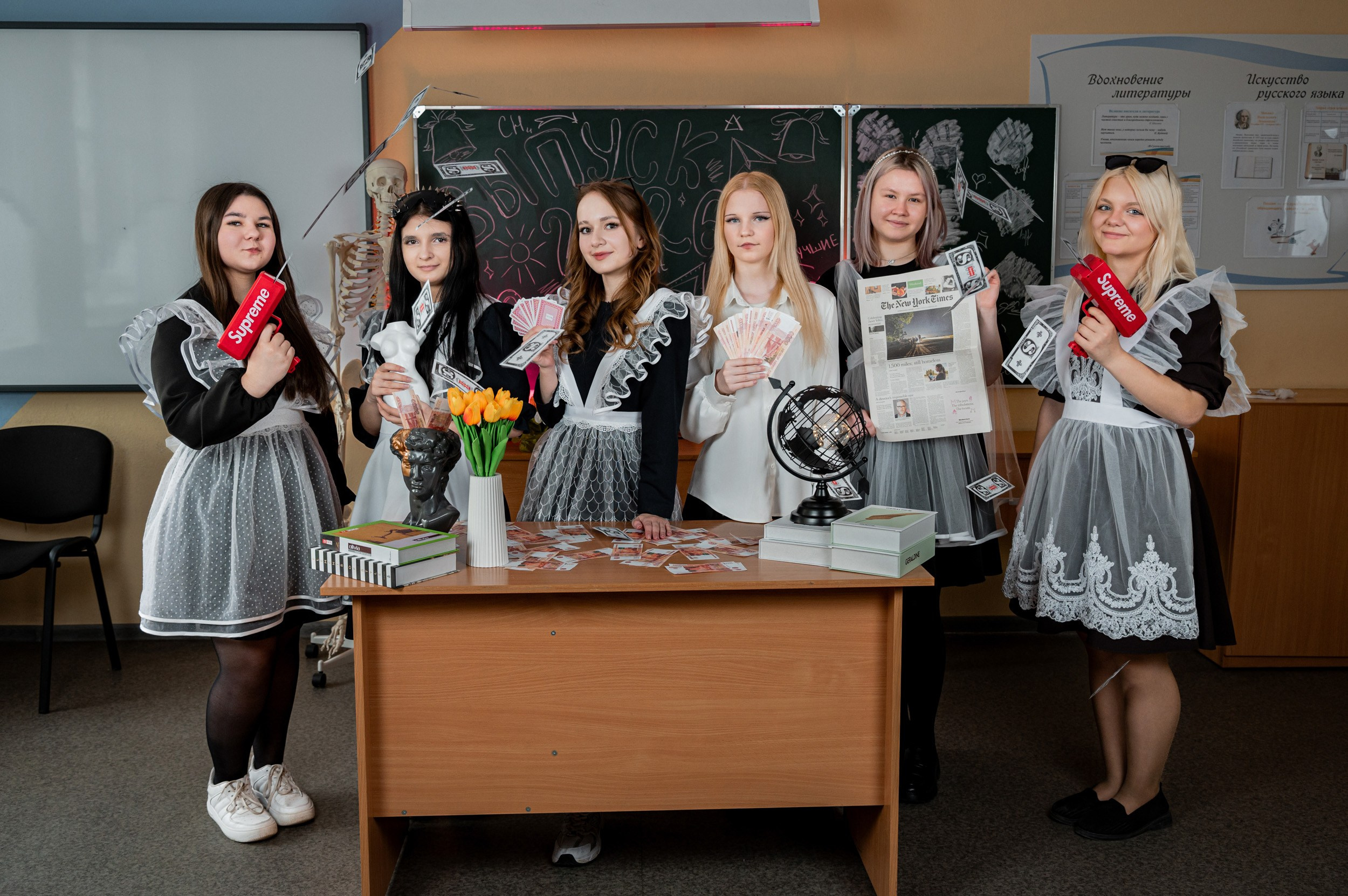 В школе. Выпускные альбомы и Школьный фотограф в Алексеевке, Бирюче, Красном