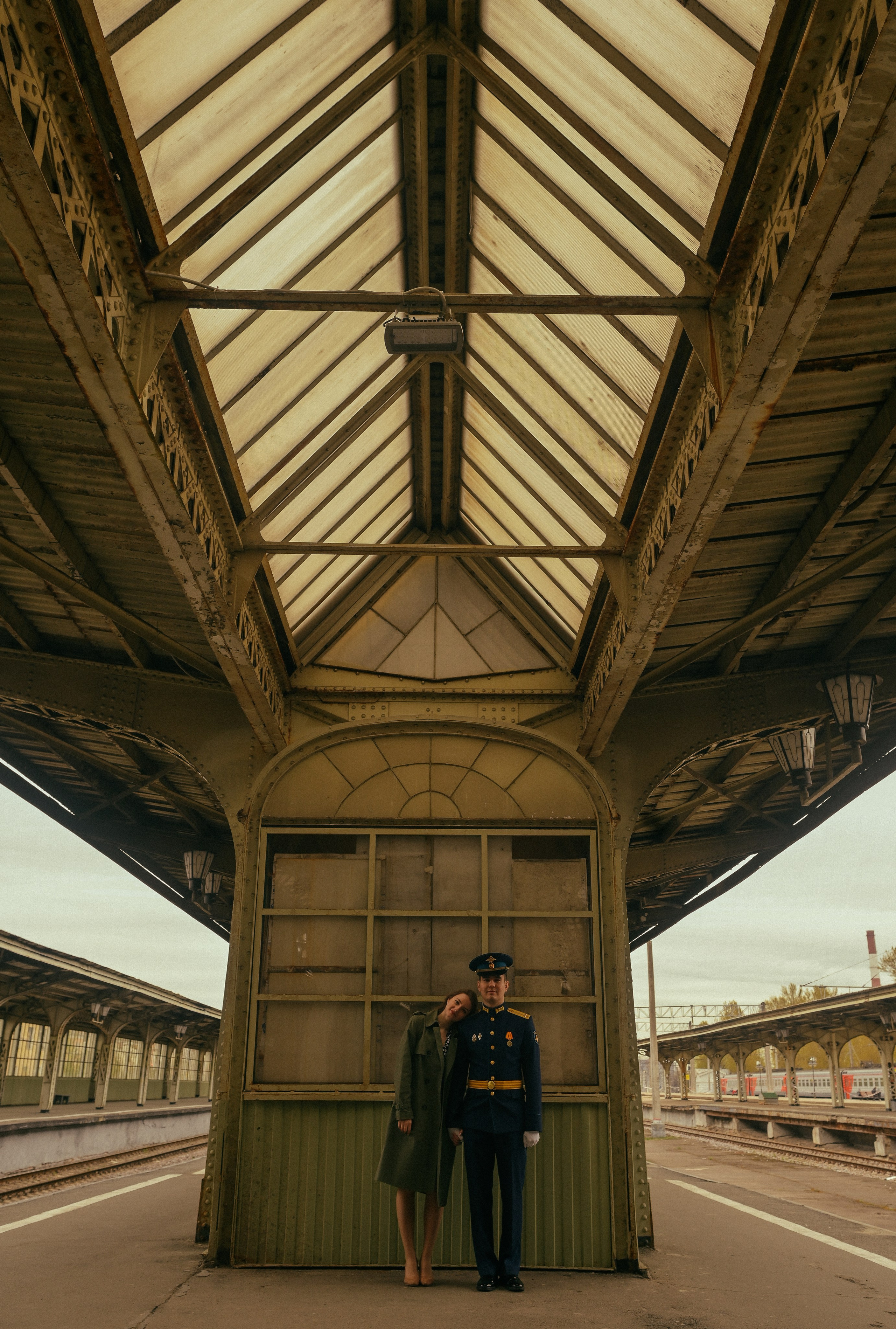 Love story на вокзале. Анастасия и Азамат. Семейный и свадебный фотограф в Санкт-Петербурге Яна