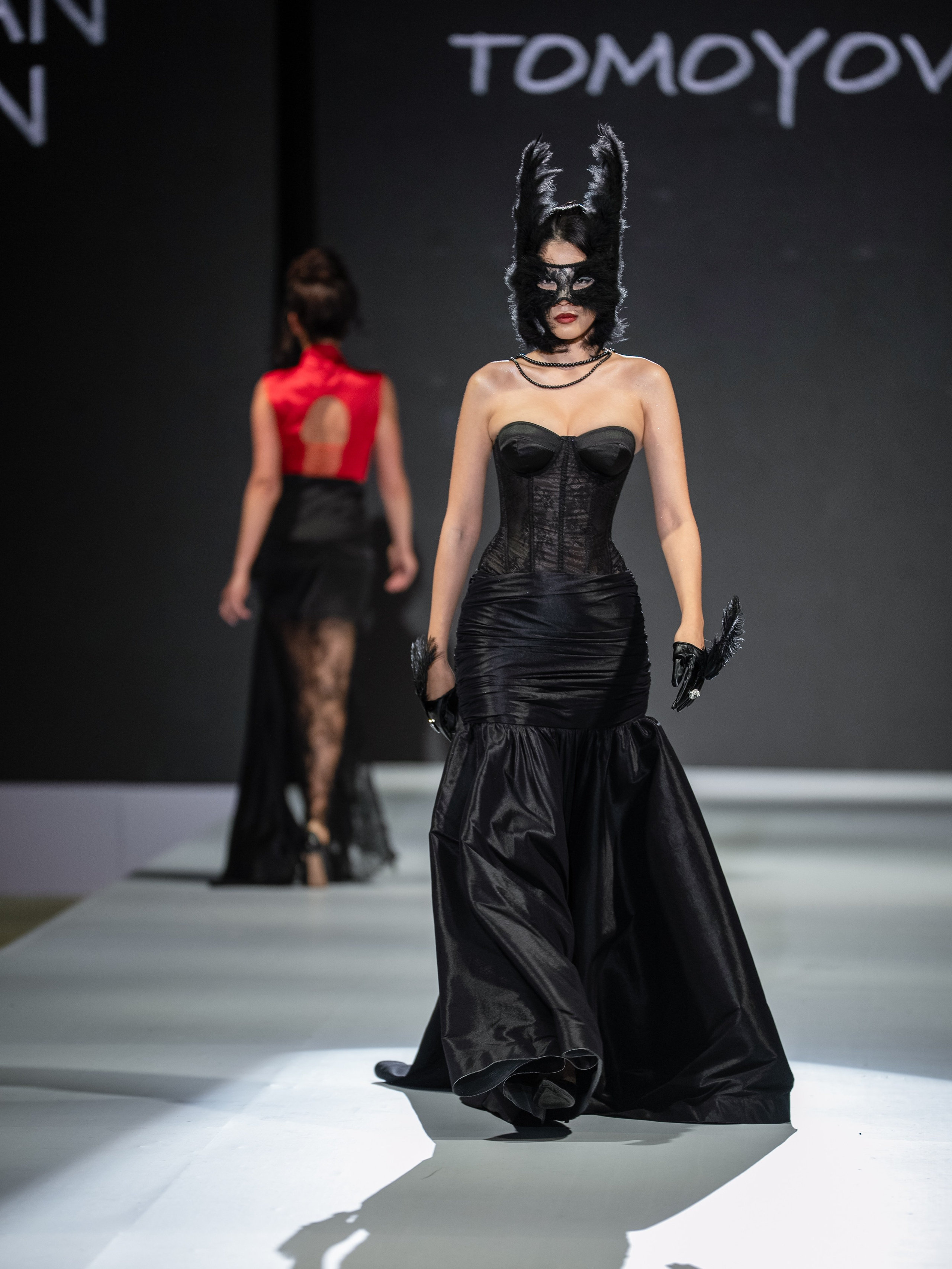 Eurasia Fashion Week Tomoyov. Сайт Алматинского НЮ АРТ, будуар и фэшн фотографа Дениса Карпенко