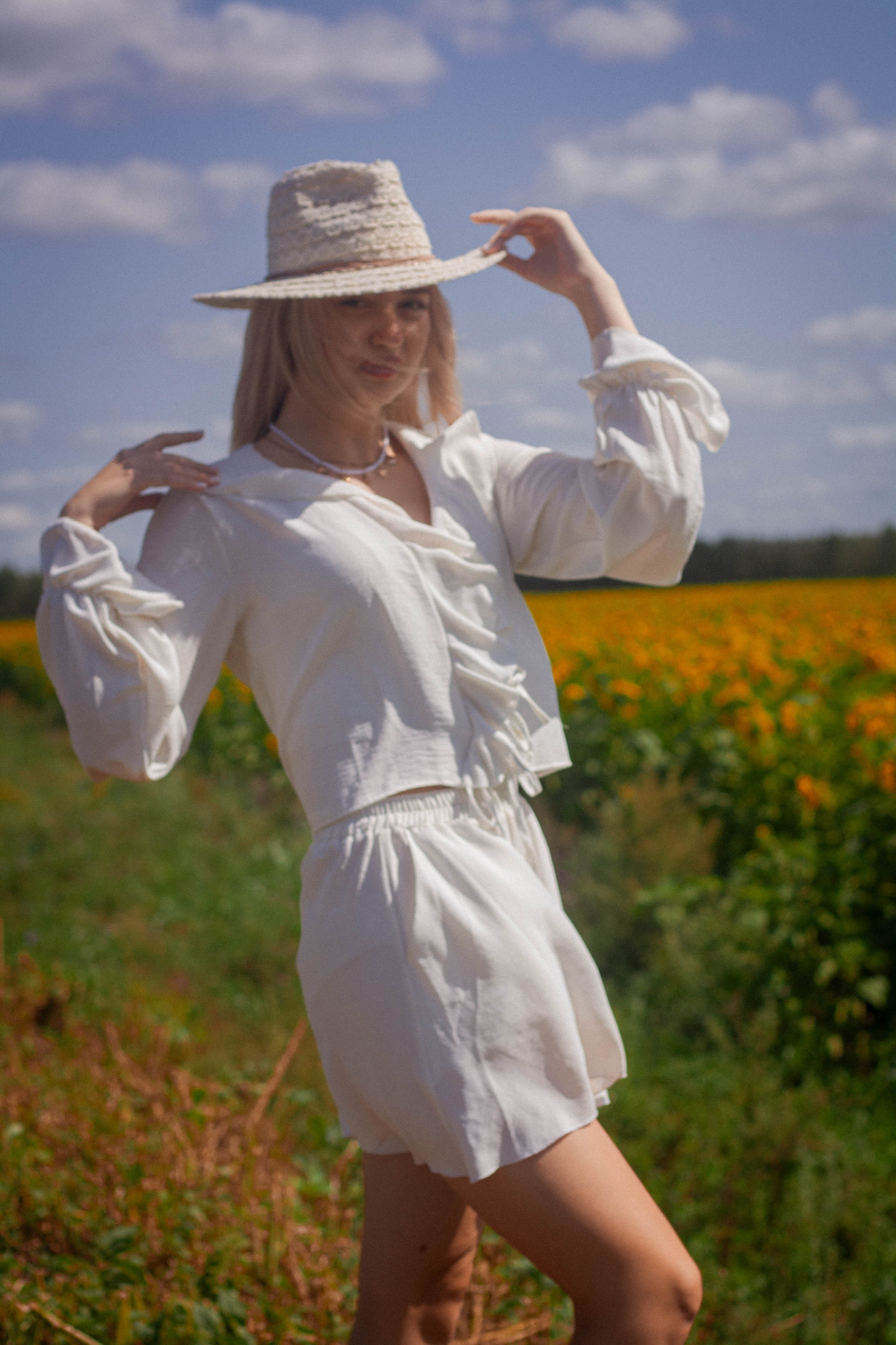 Настроение: уйти в поле с подсолнухами. Портретный фотограф в Саратове