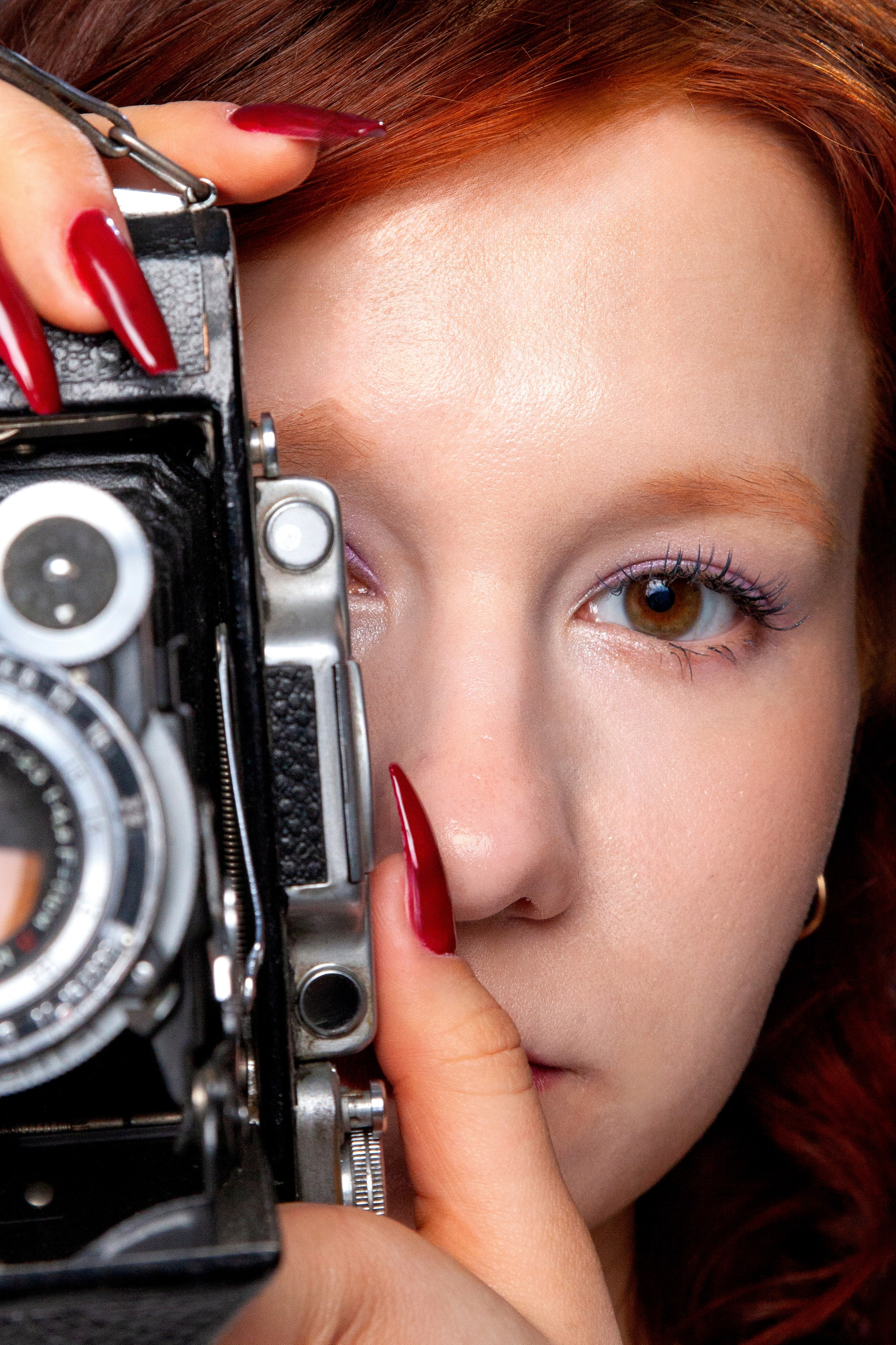 Спрятала веснушки в облаках сирени. Портретный и семейный фотограф Ирина Лепендина в Воронеже