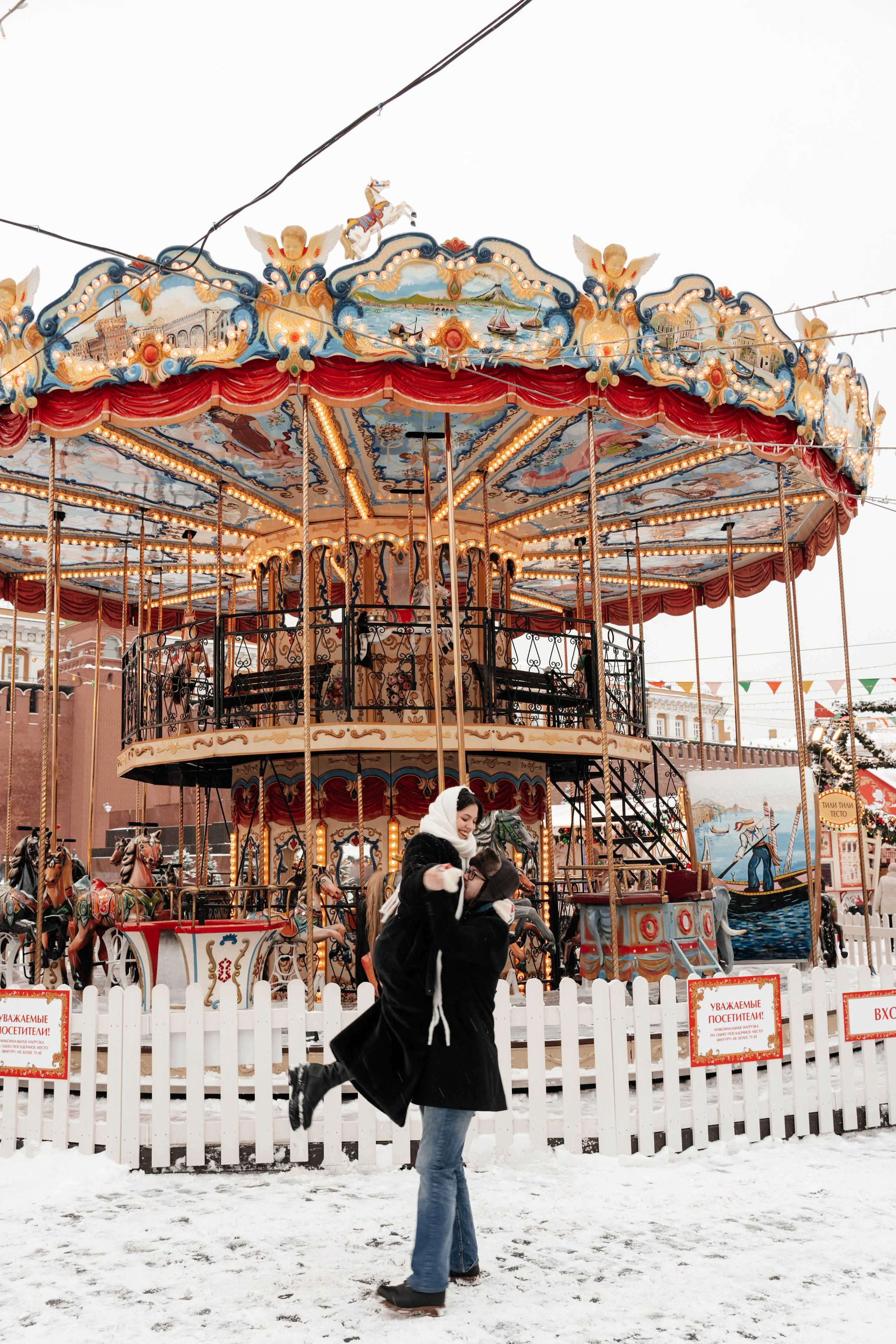 Прогулка на красной. Свадебный фотограф Москва Александра Аверкова