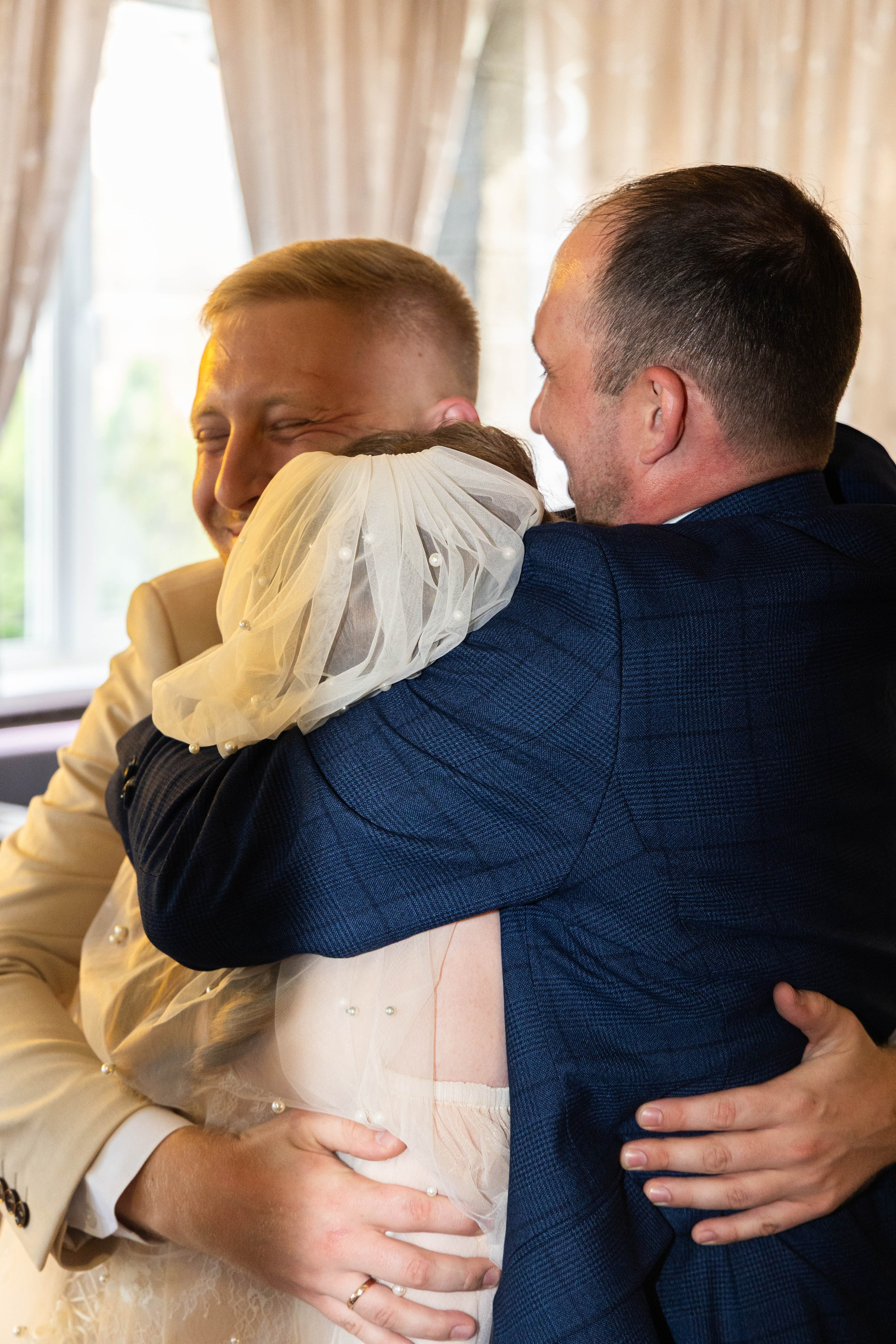 Свадебная фотосессия свадебный фотограф Татьяна Марсуверских свадебная фотопрогулка Москва Жуковский. Фотограф для маркетплейсов, фотоуслуги в Жуковском Татьяна Марсуверских