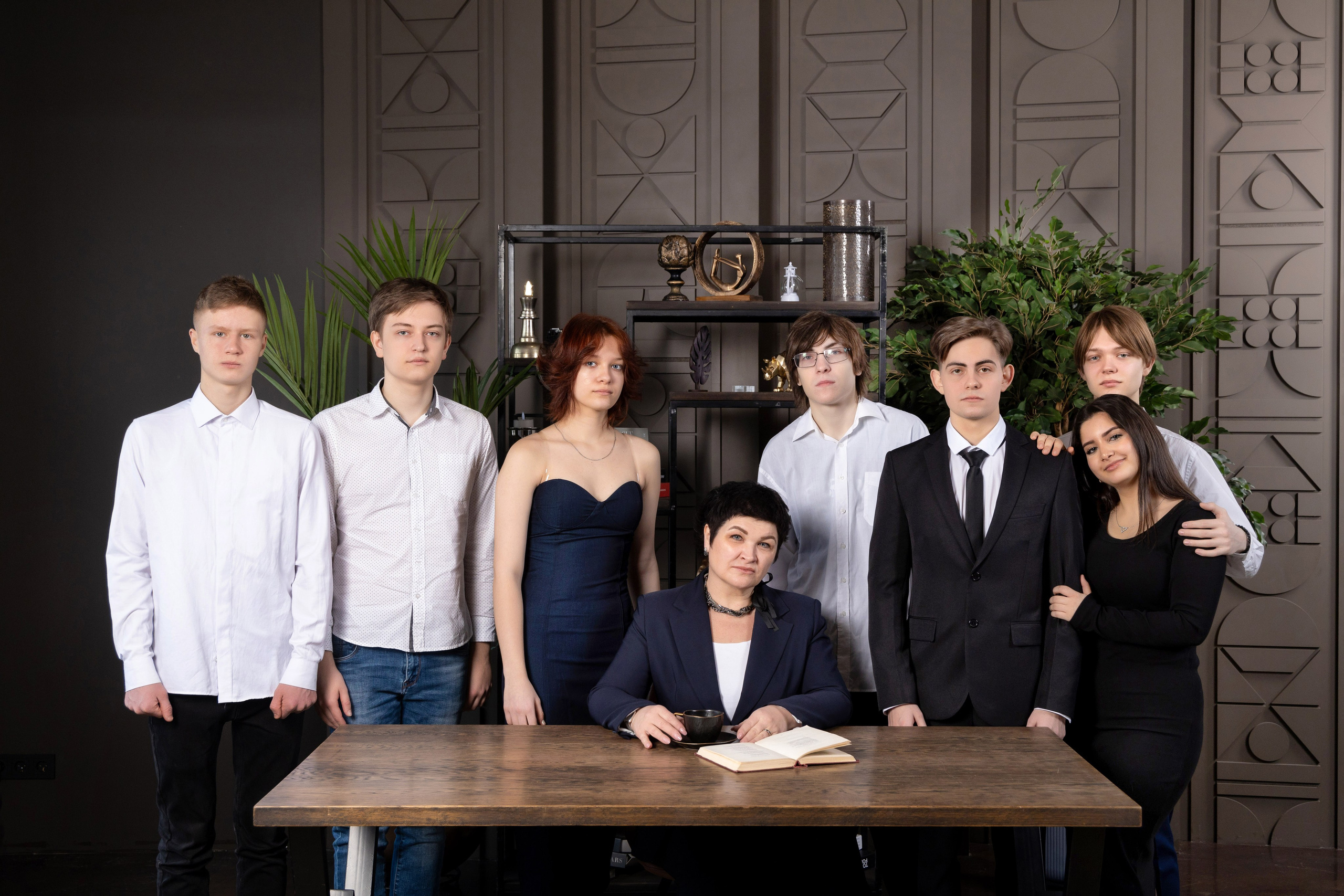 Зал «Тесла». Фотостудия для школьной фотосессии. Выпускные альбомы в Москве и Подмосковье