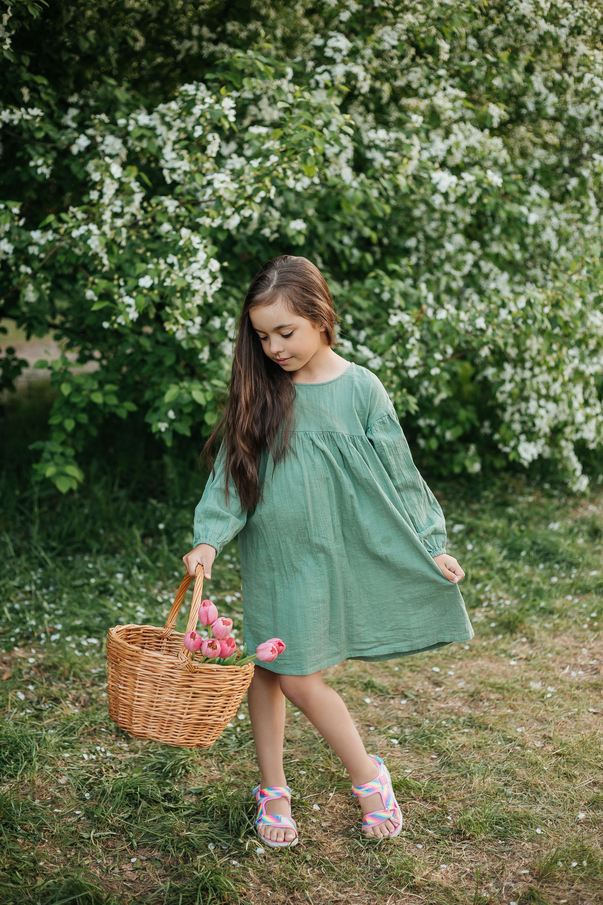 Семейная фотосессия в цветении. Фотограф Мария Новоселова. Сургут