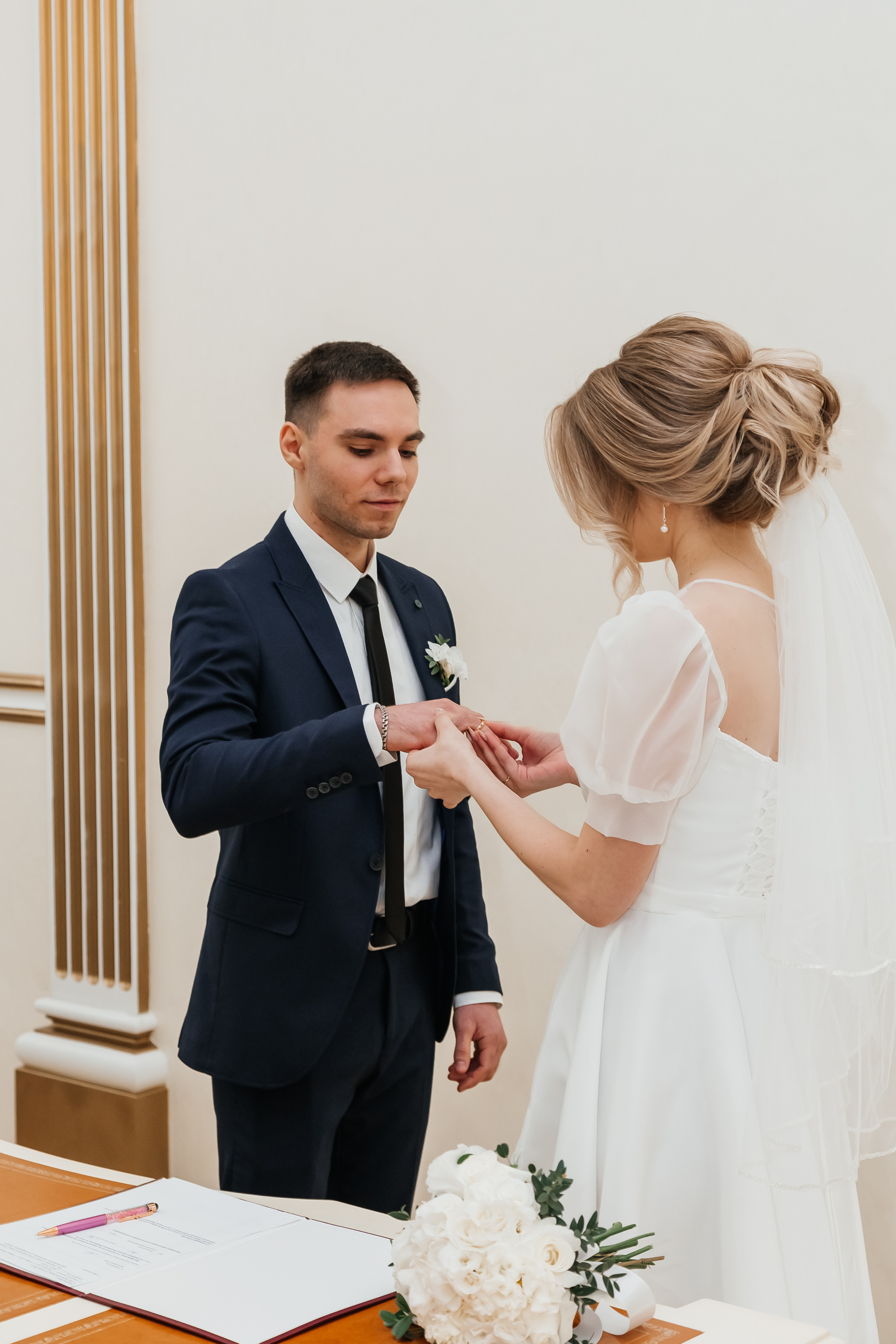 Александр и Александра. Загс и прогулка. Фотограф Мария Новоселова. Сургут