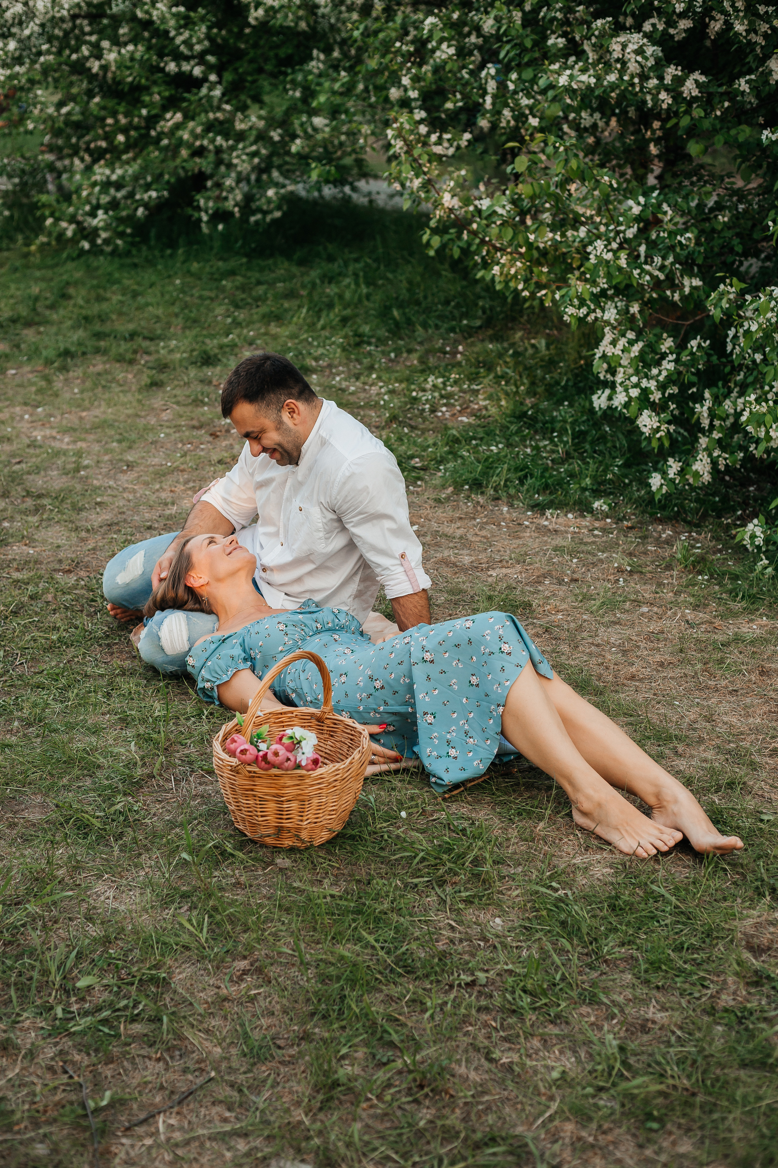 Семейная фотосессия в цветении. Фотограф Мария Новоселова. Сургут